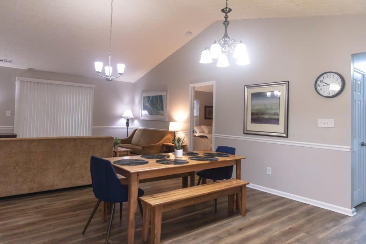 Chapel Hill Charmer- Close To Interstates Holiday home