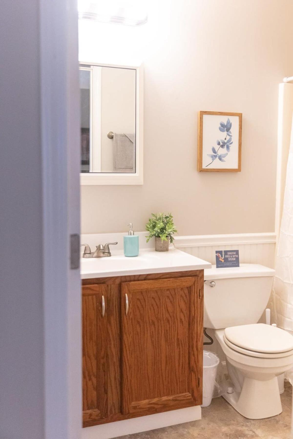 Chapel Hill Charmer- Close To Interstates Holiday home