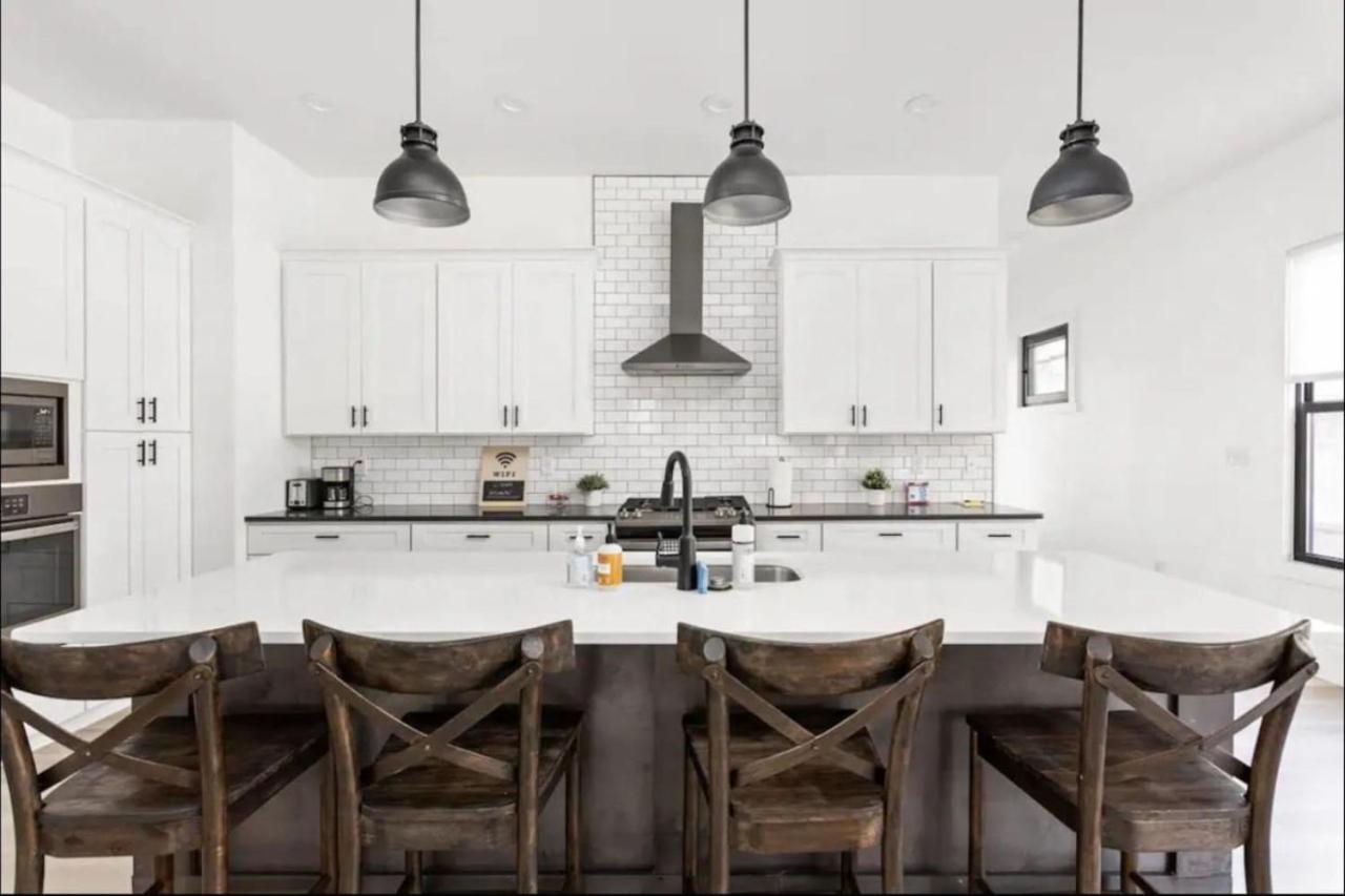 Modern Luxury Broad Ripple Holiday home *