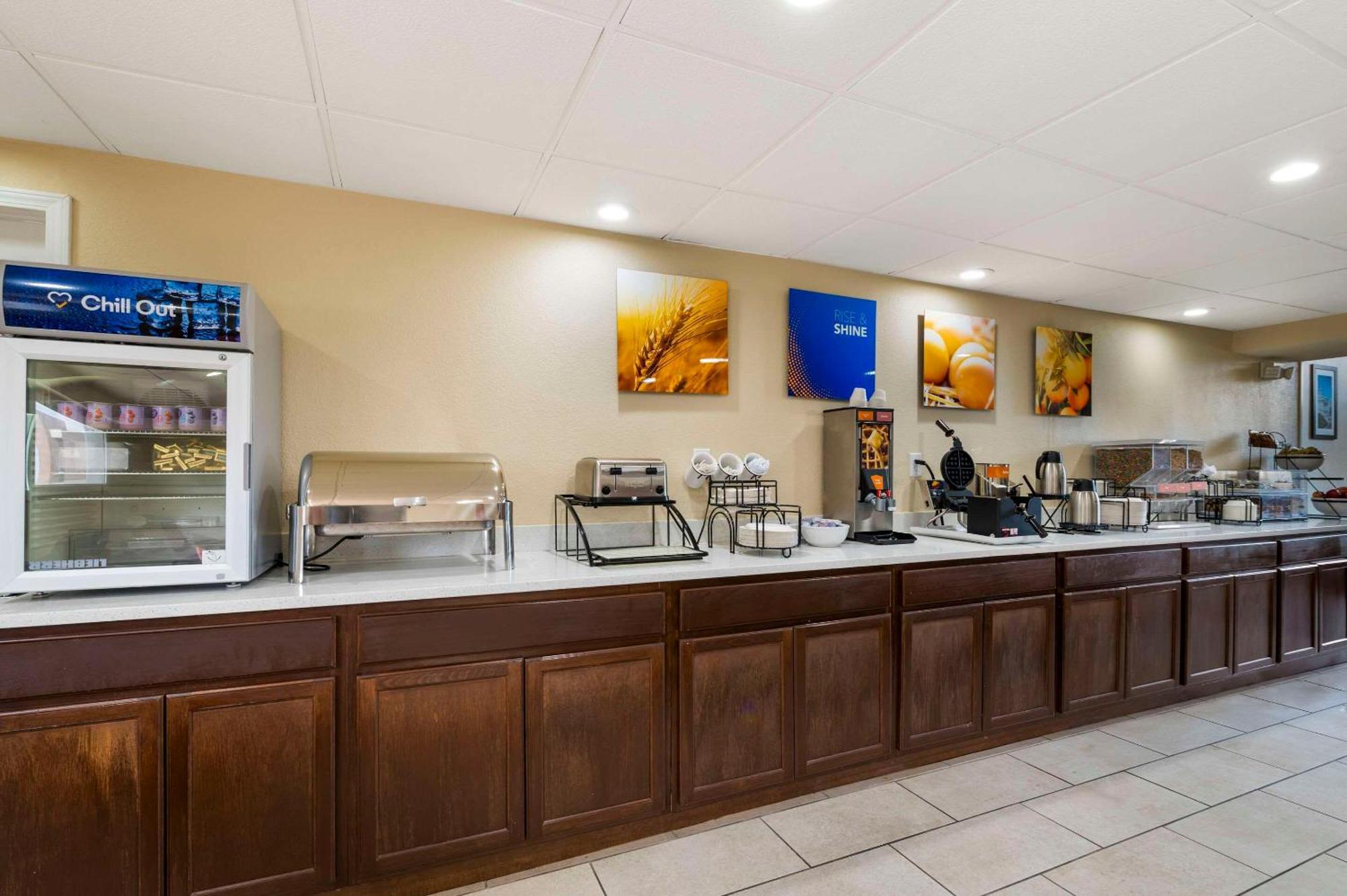 Comfort & North At The Pyramids Hotel Indianapolis