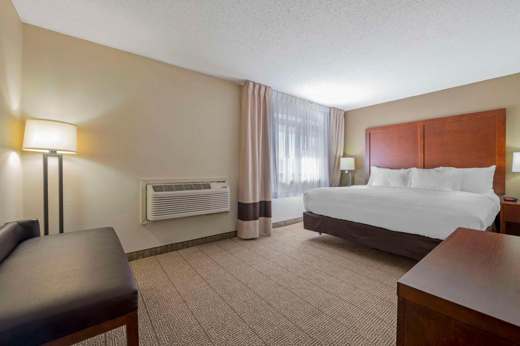 Comfort & North At The Pyramids 3*