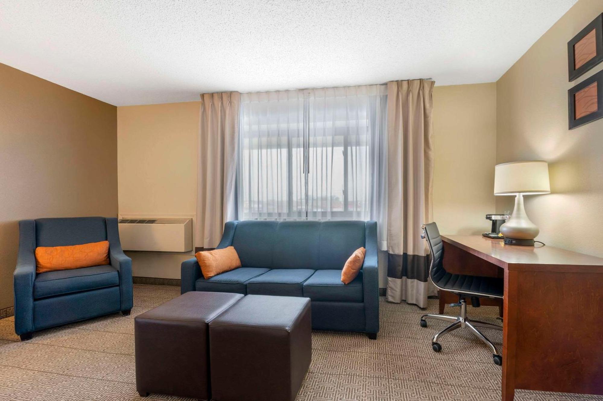 Comfort & North At The Pyramids Hotel Indianapolis