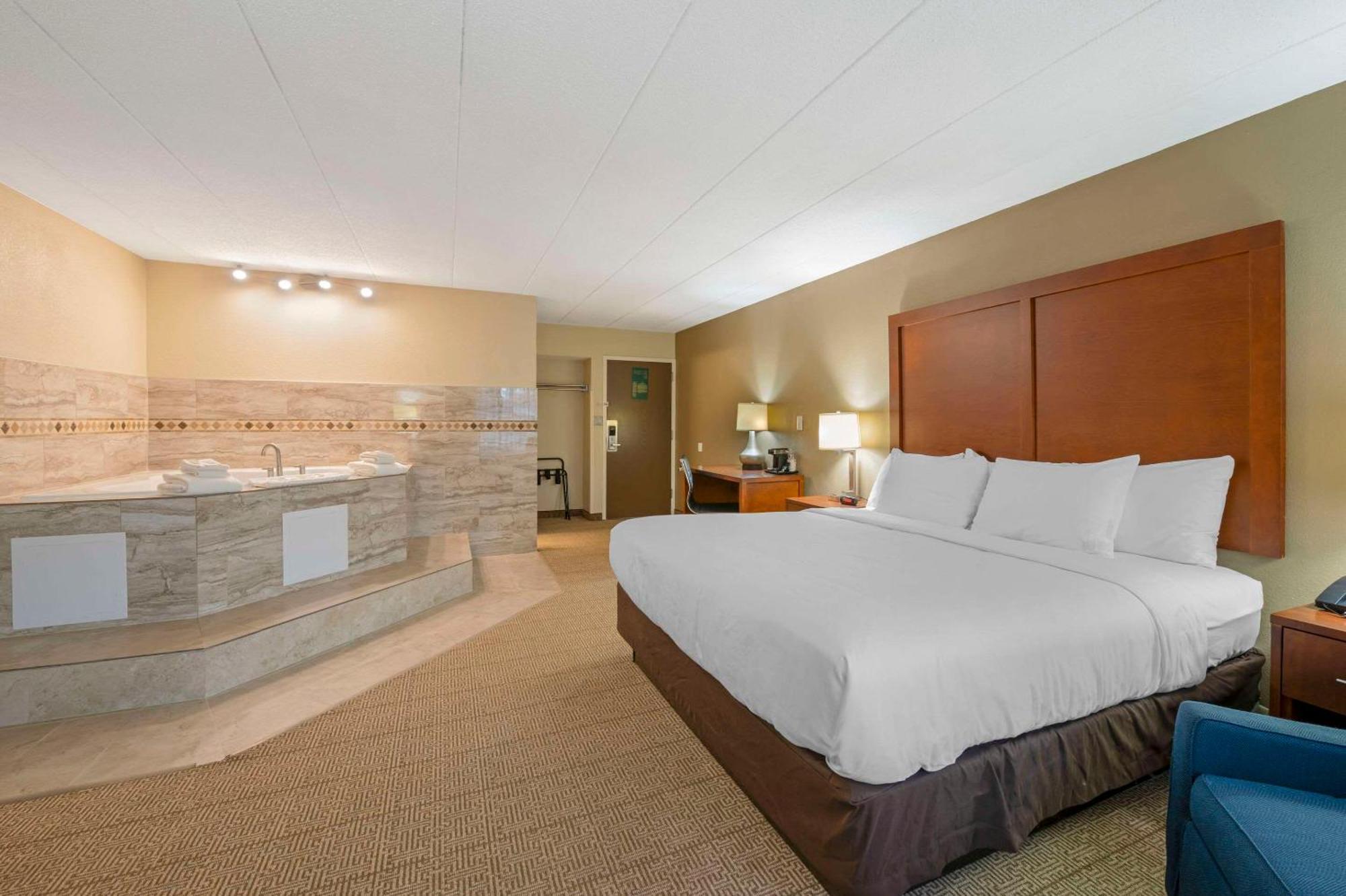 Comfort & North At The Pyramids Indianapolis