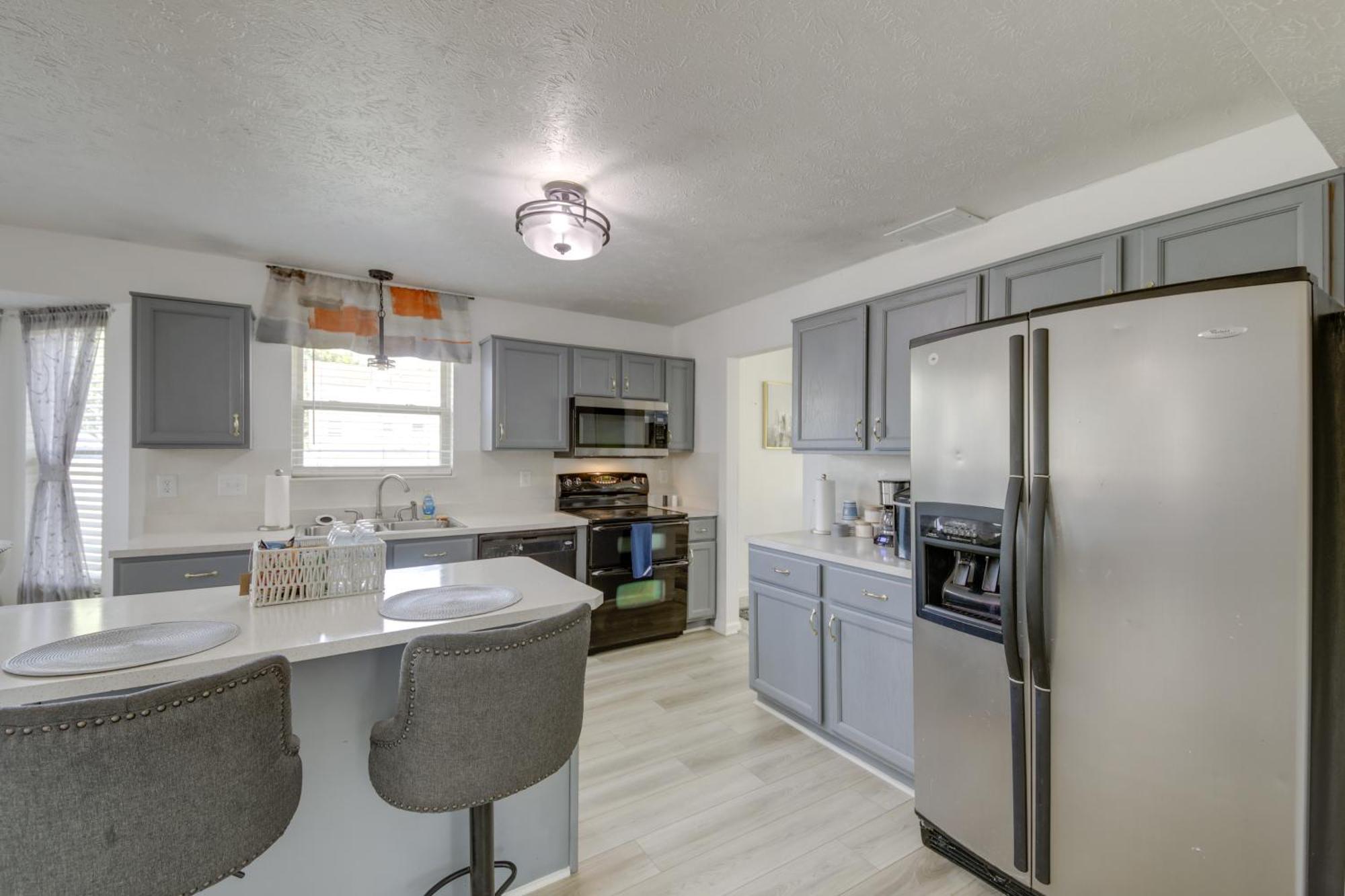 Family-friendly With Fenced Yard Holiday home *