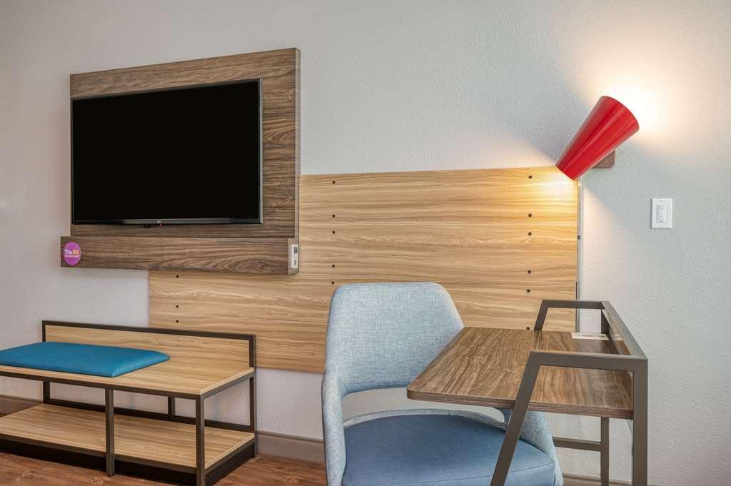 Tru By Hilton Lawrence, In Hotel Indianapolis