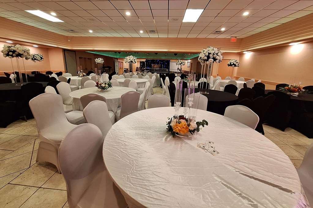 Travelodge Spdway Hotel *