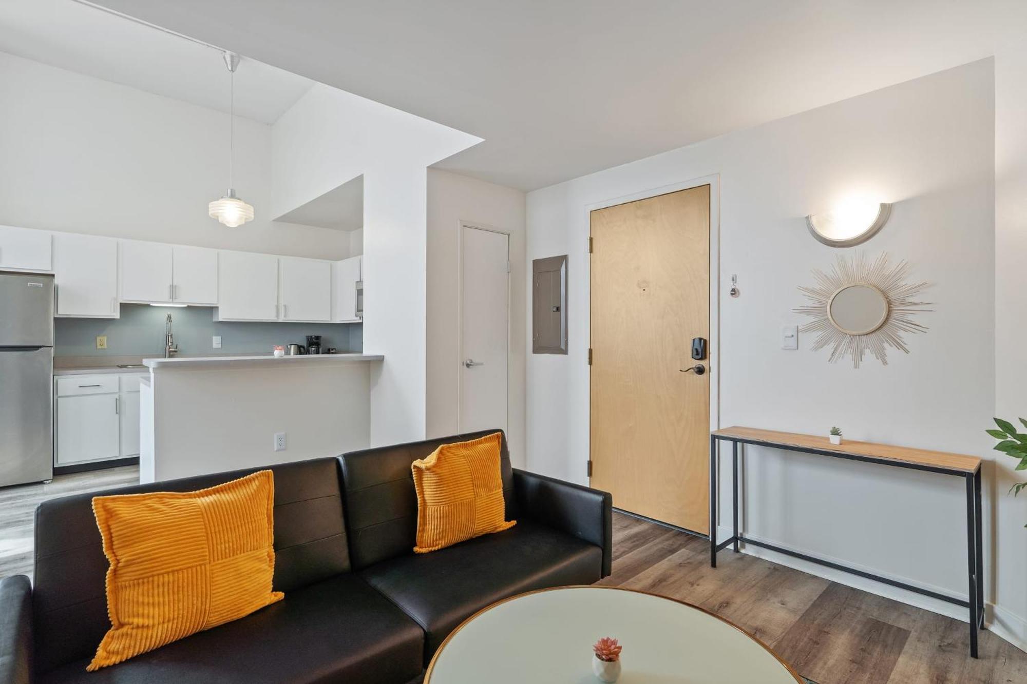 Cozysuites - 1br With Direct Skybridge Access #4 Apartment *