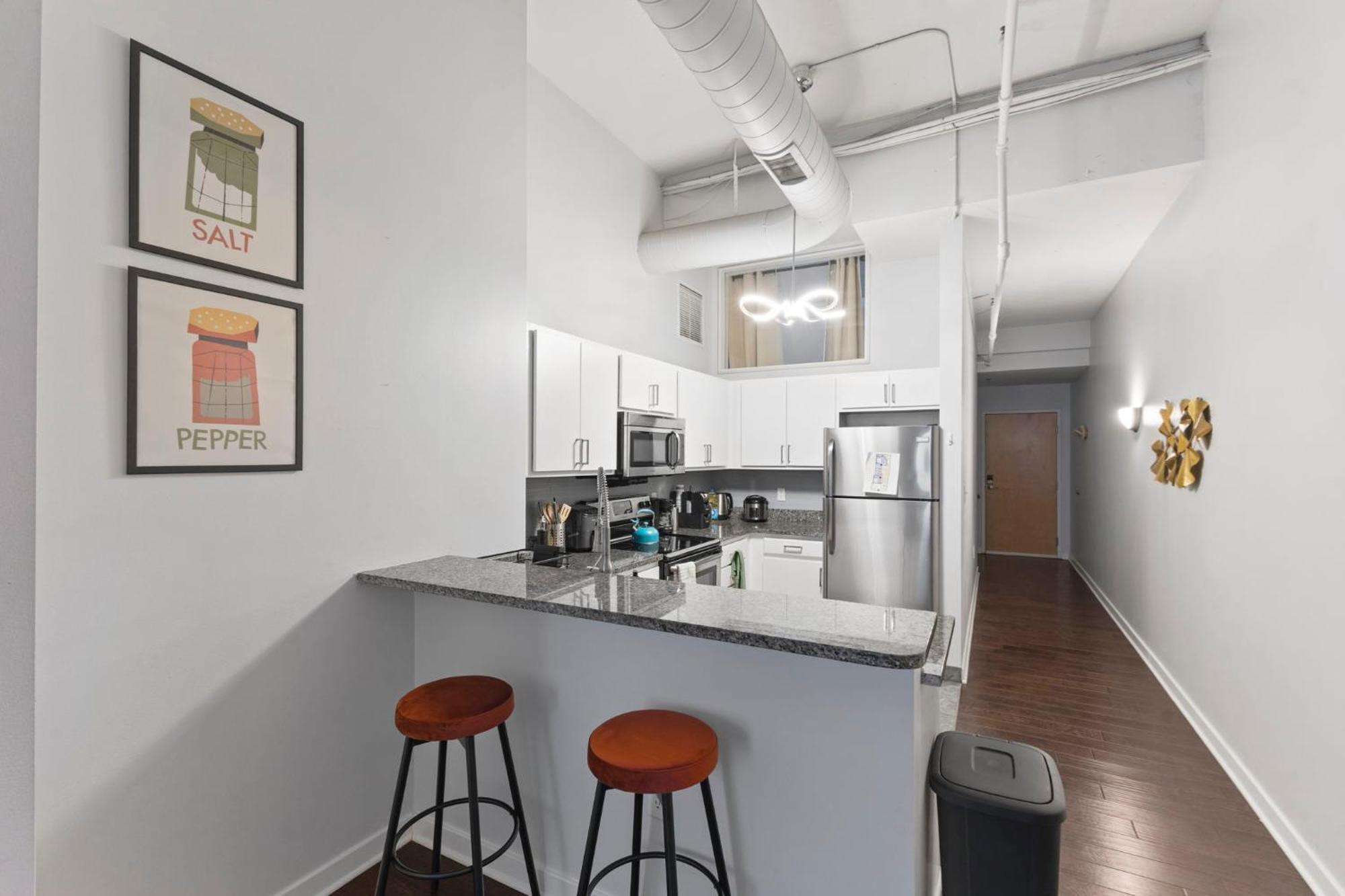 Modern 2br Downtown Indy Skywalk Apartment Indianapolis
