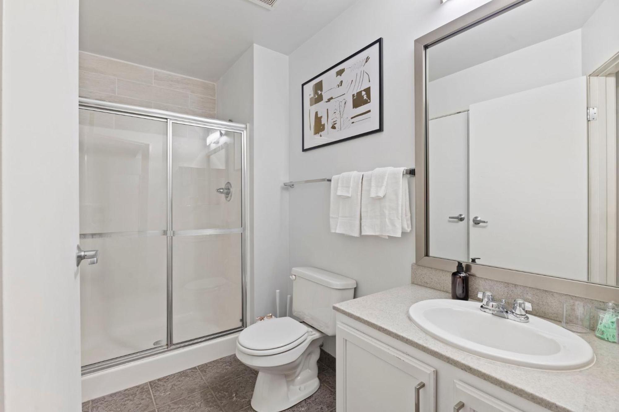 Modern 2br Downtown Indy Skywalk Indianapolis