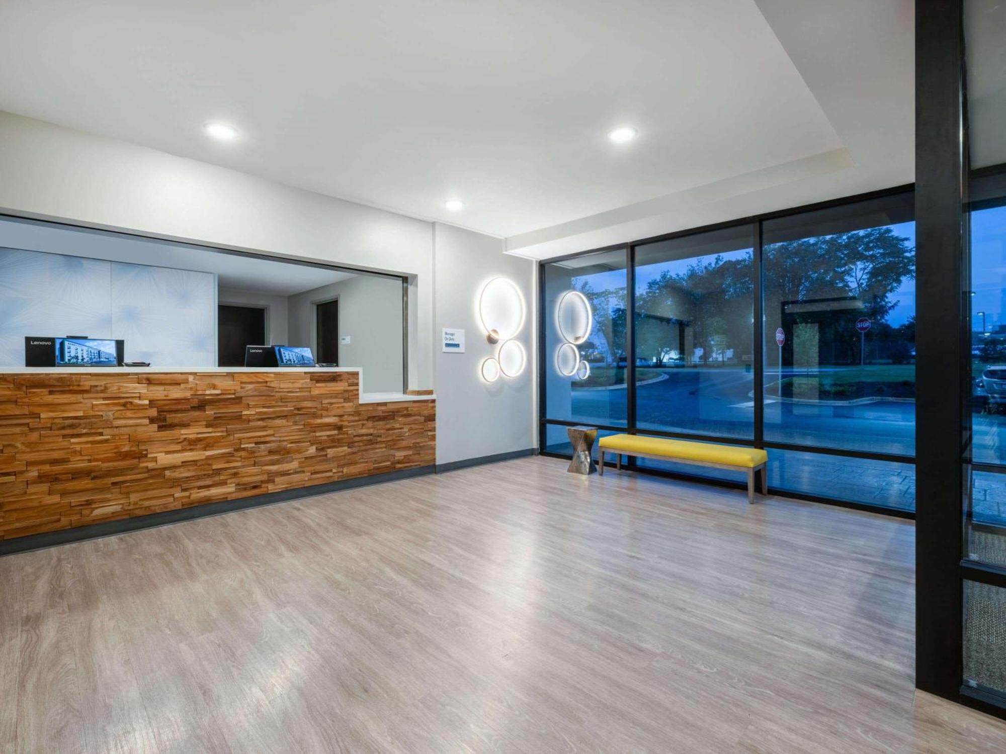 Echo Extended By Wyndham Ameriplex Hotel *