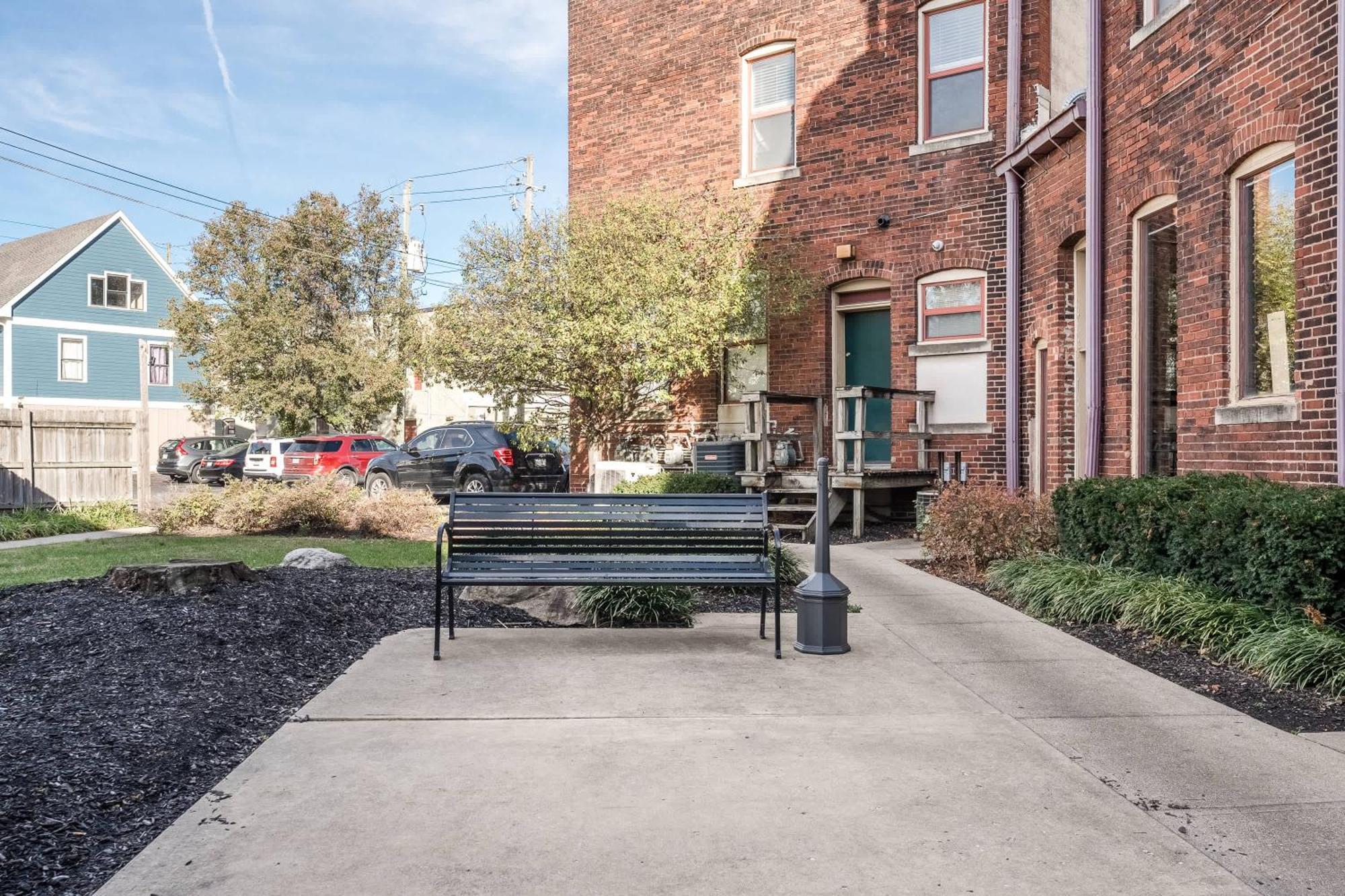 Spacious 2br On Mass Ave W Kitchen *