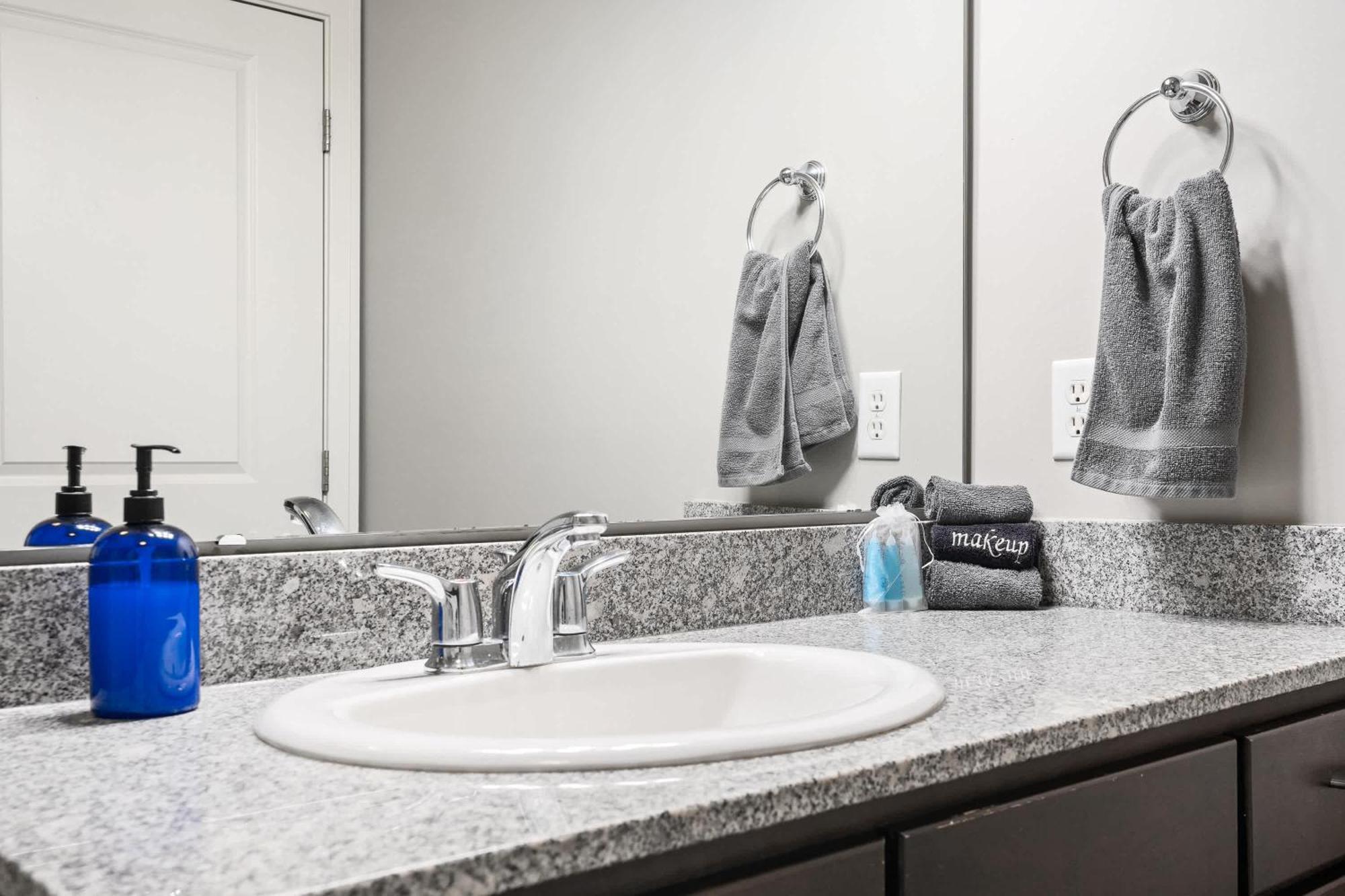 Apartment Free Parking Gym & Pool Downtown At Cityway