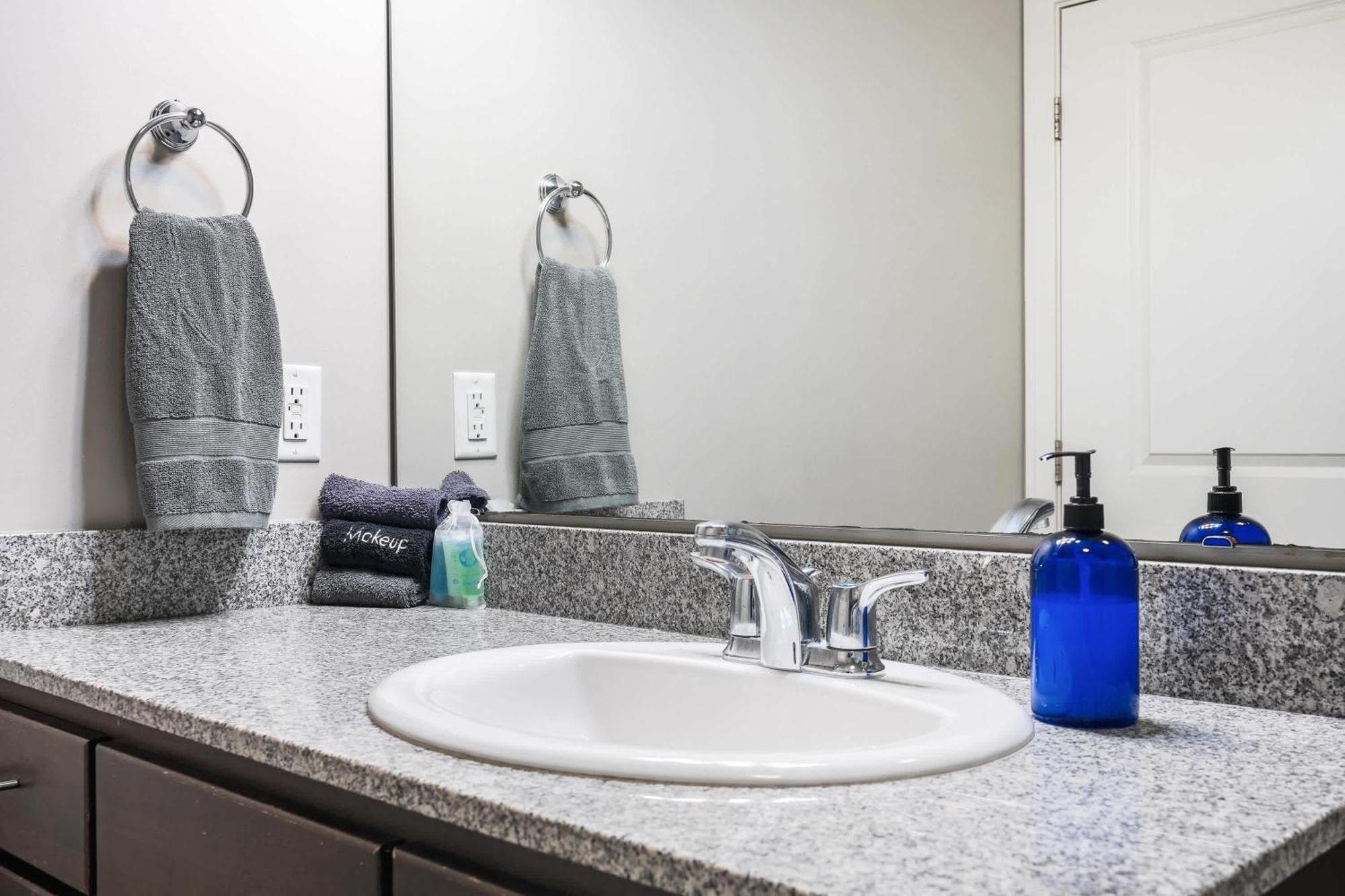 Free Parking Gym & Pool Downtown At Cityway