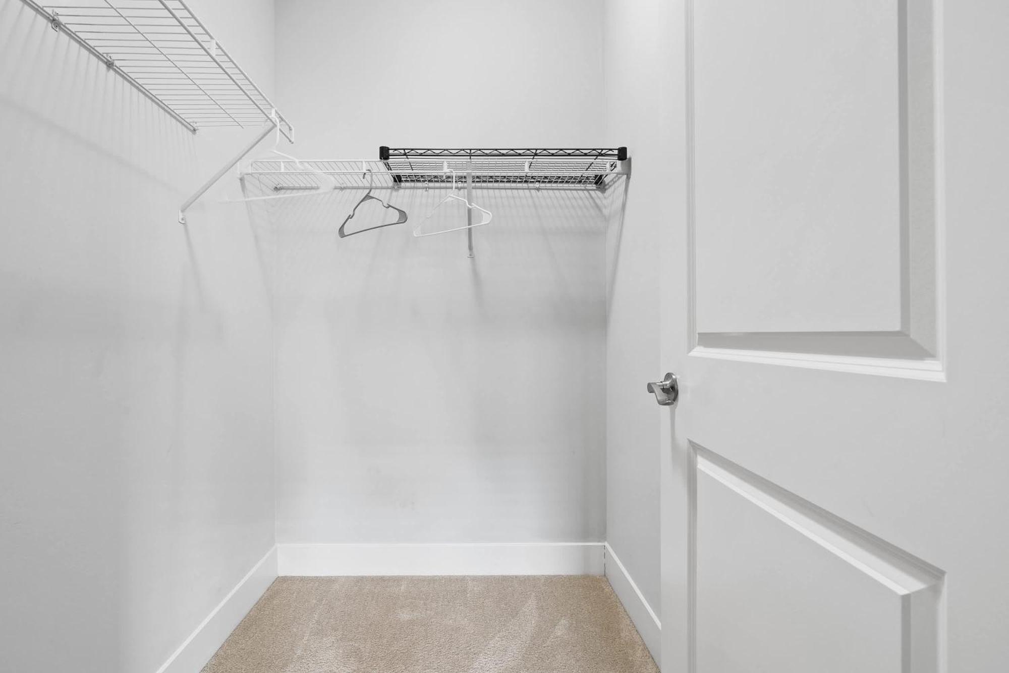 2br Balcony Gym & Pool Downtown At Cityway *