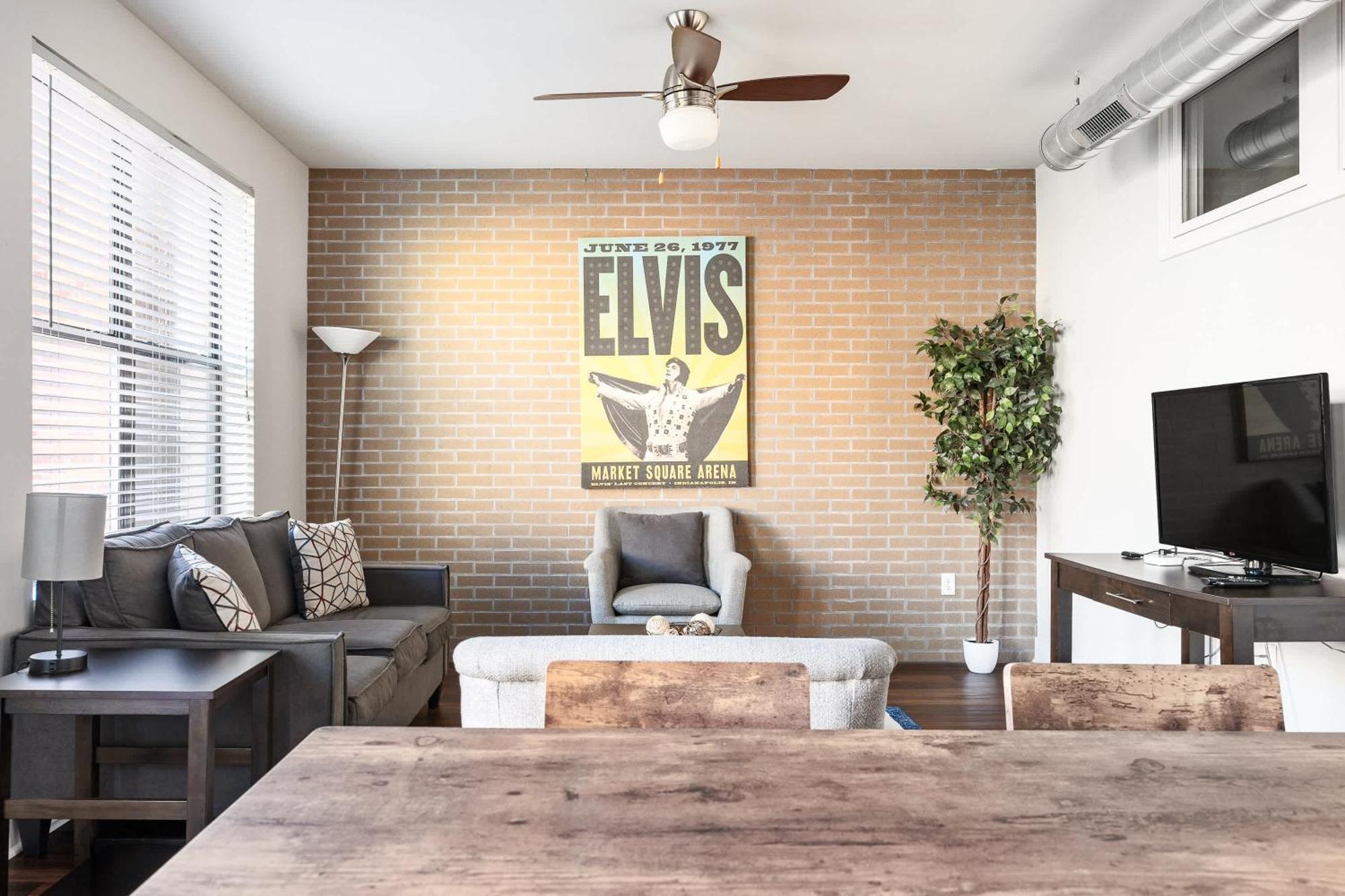 Free Parking Gym & Pool Downtown At Cityway Apartment Indianapolis