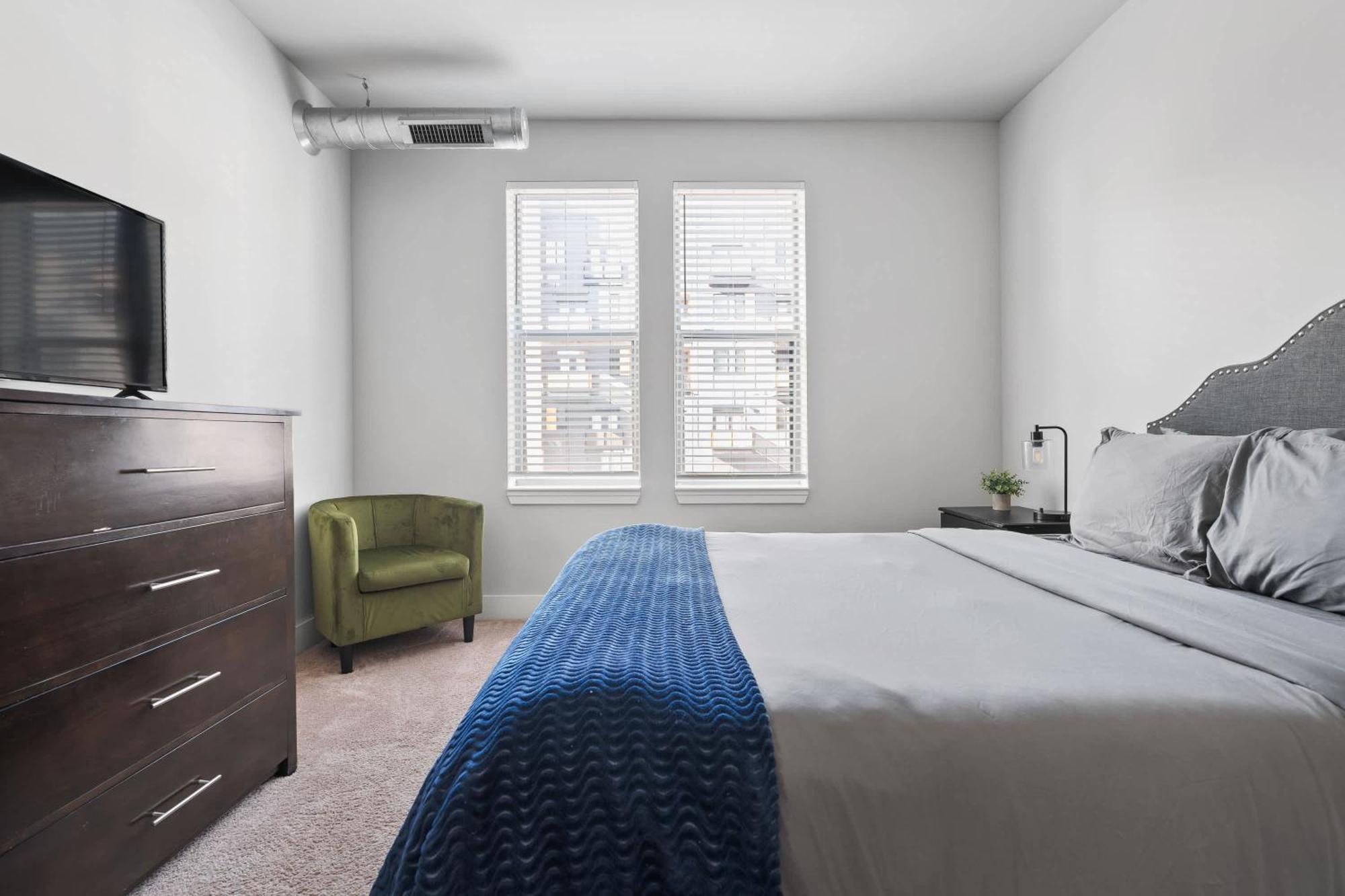 2br Balcony Gym & Pool Downtown At Cityway