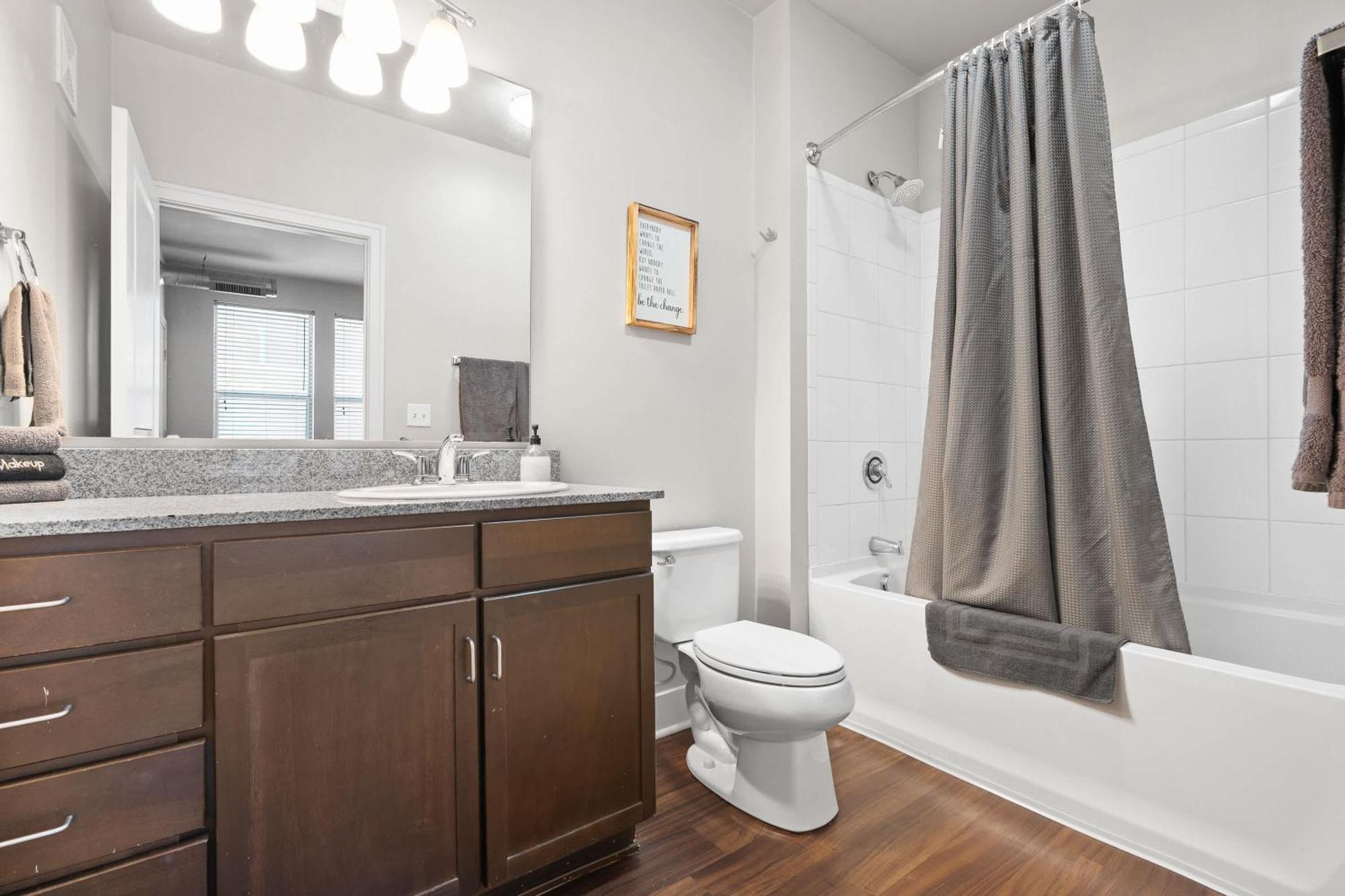 2br Balcony Gym & Pool Downtown At Cityway Apartment Indianapolis