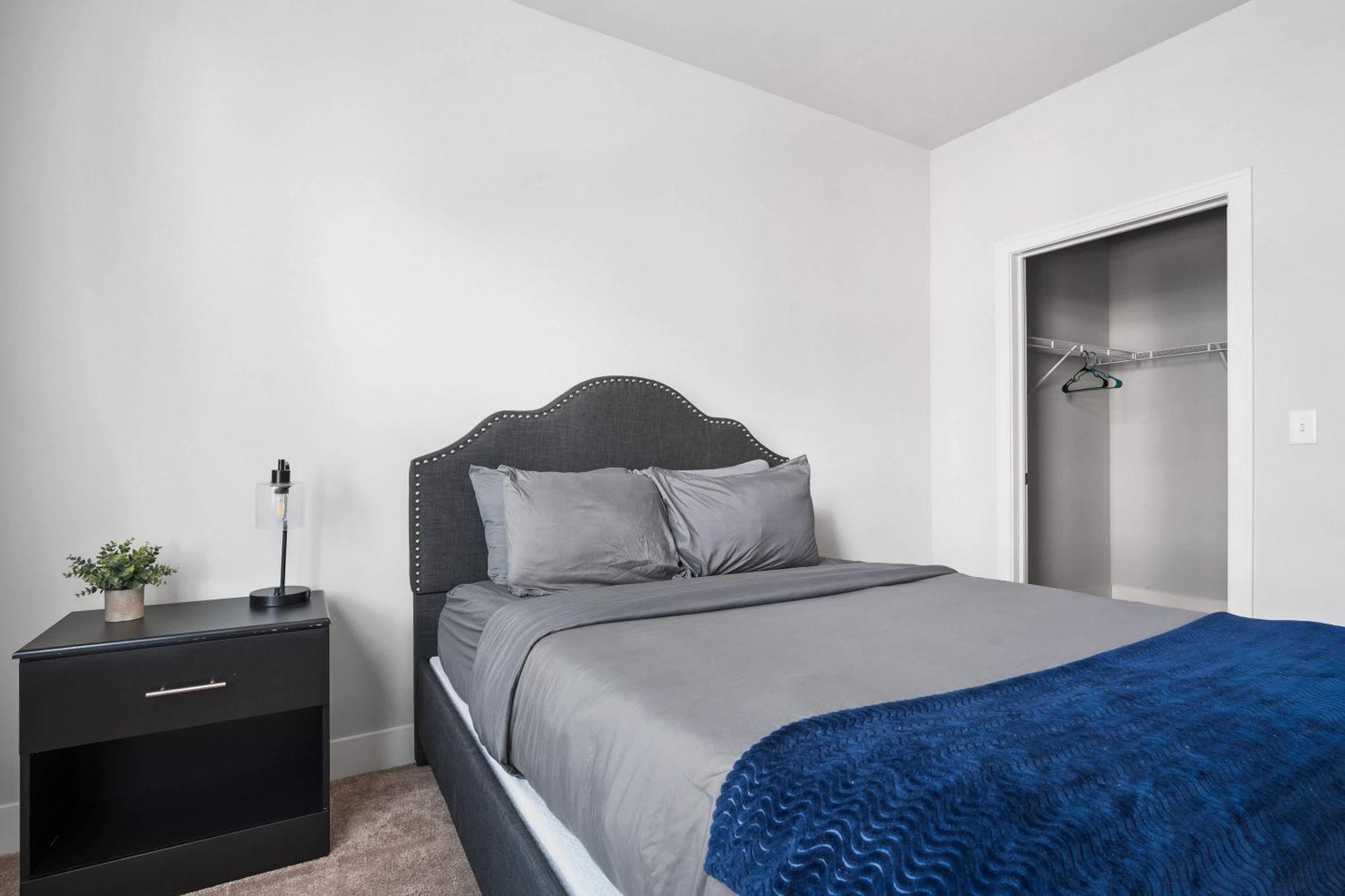 2br Balcony Gym & Pool Downtown At Cityway *