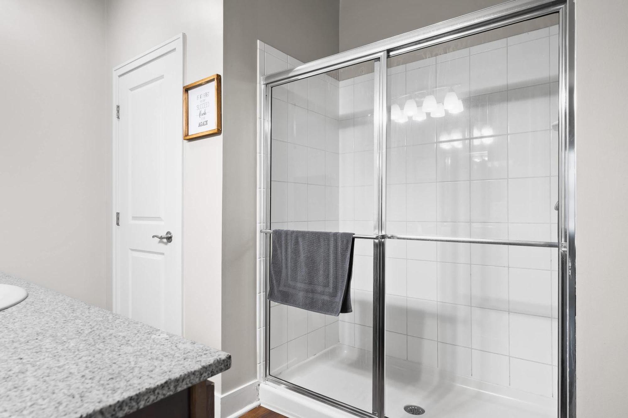 2br Balcony Gym & Pool Downtown At Cityway Apartment Indianapolis