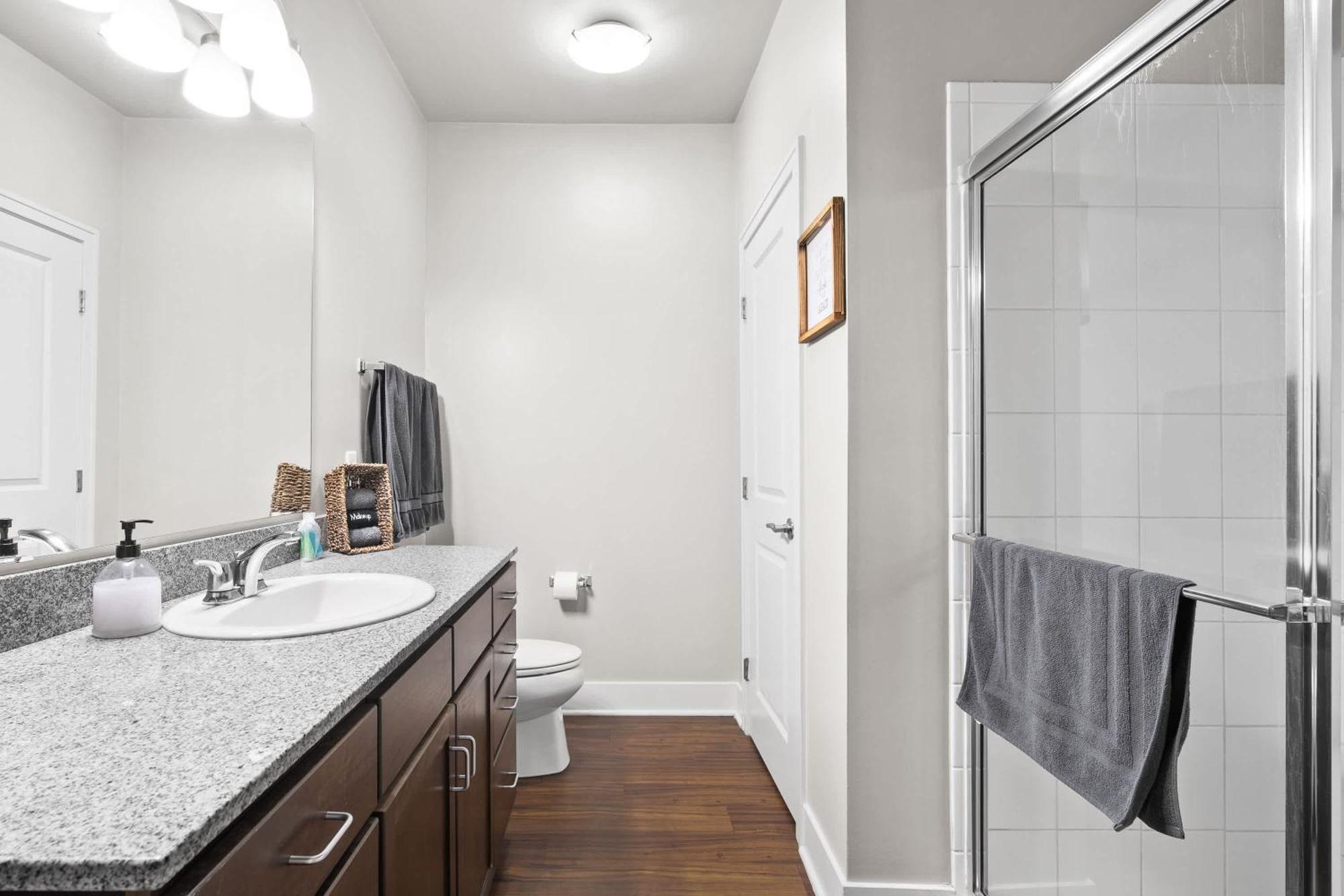 2br Balcony Gym & Pool Downtown At Cityway