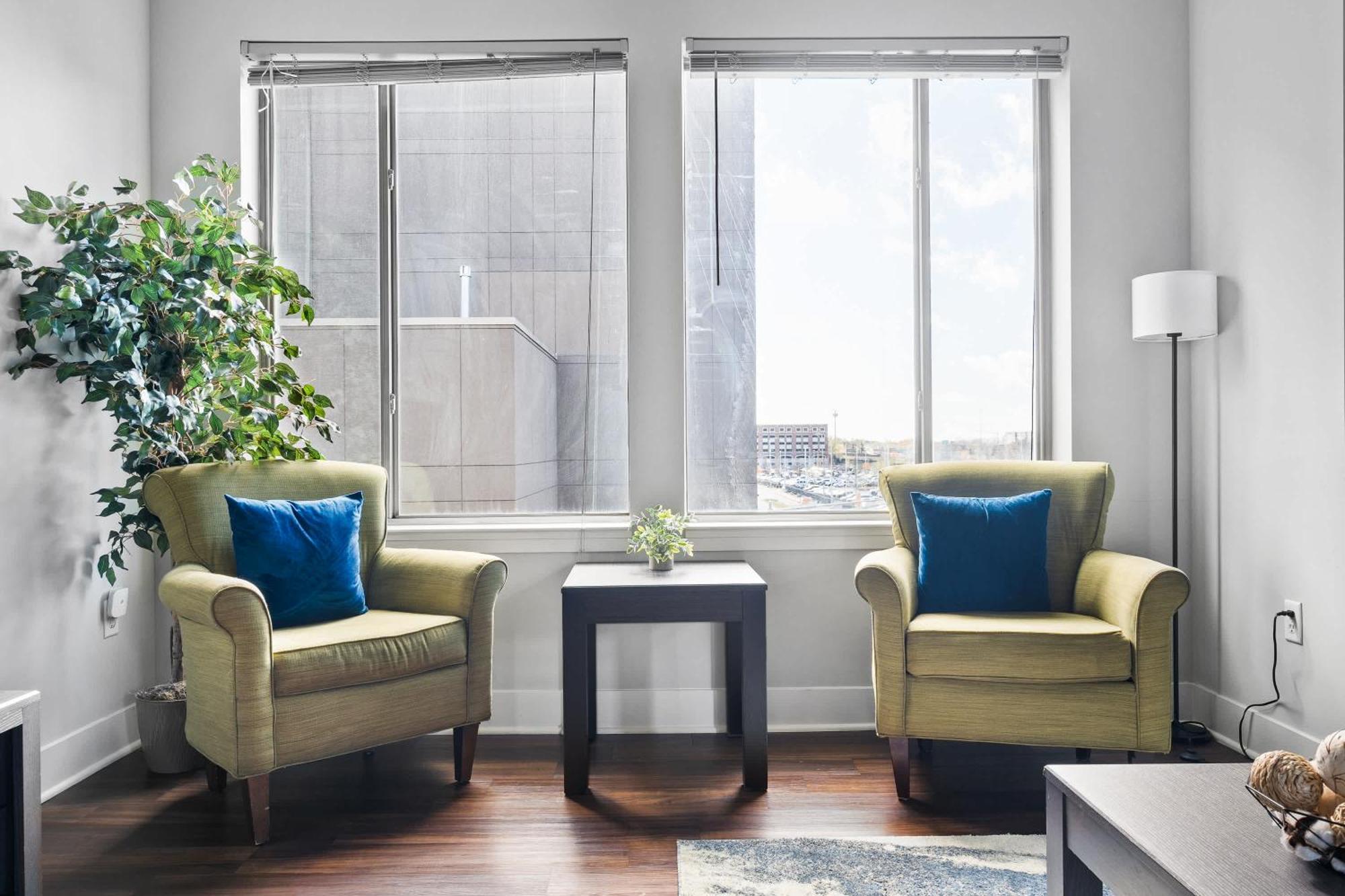 2br Balcony Gym & Pool Downtown At Cityway Apartment