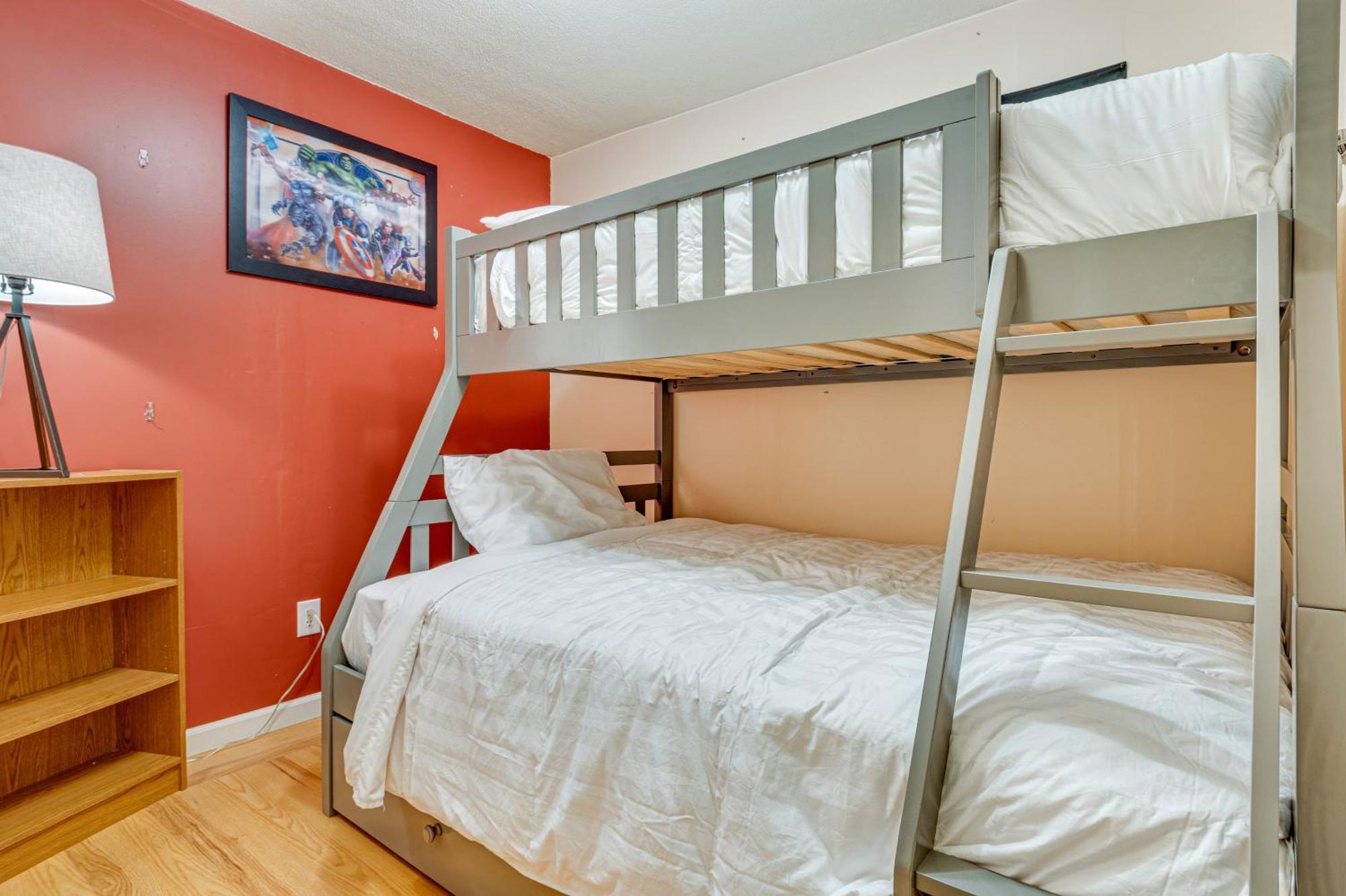 Family-friendly With Fenced Yard Holiday home Indianapolis