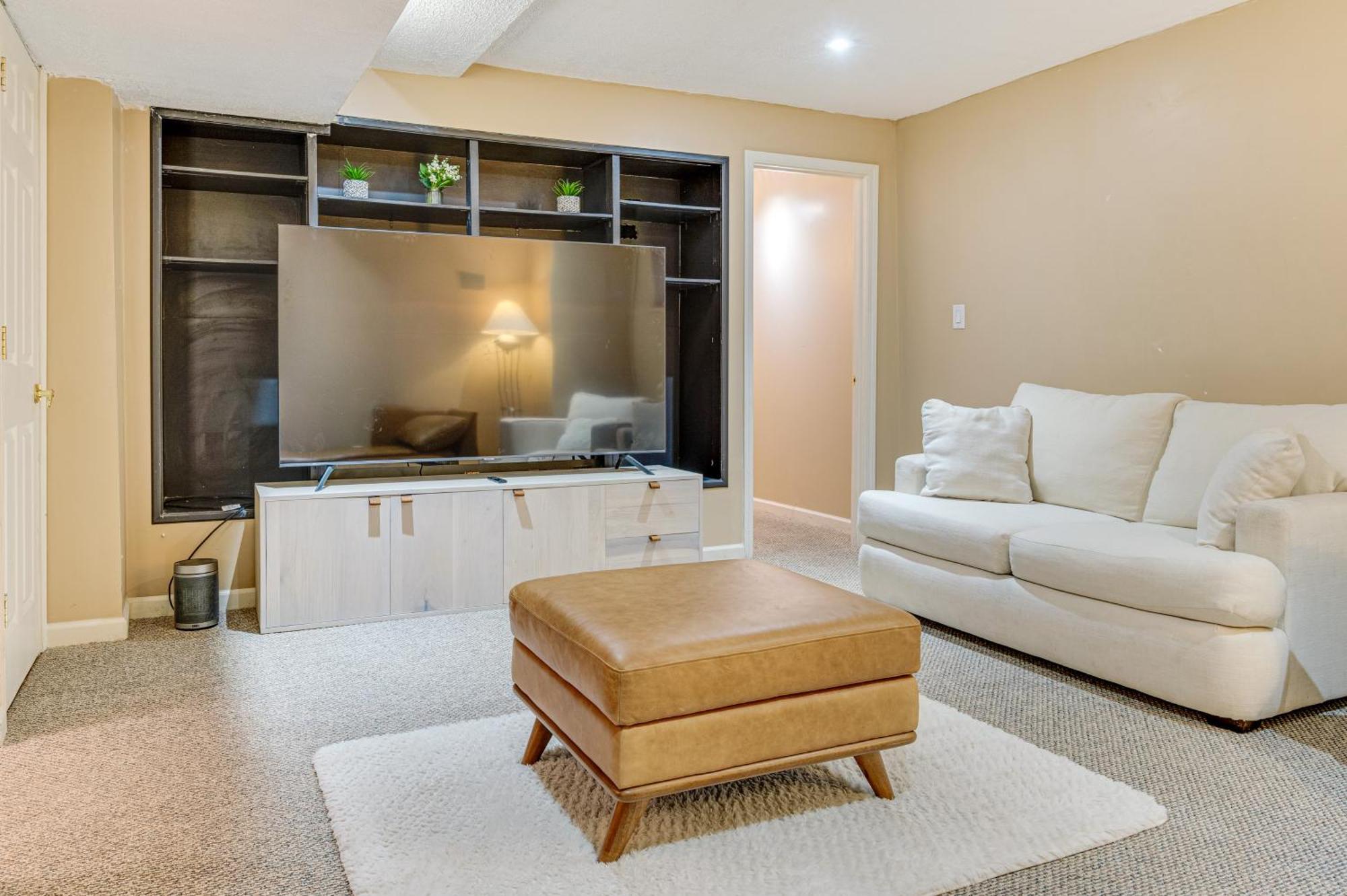 Family-friendly With Fenced Yard Holiday home *