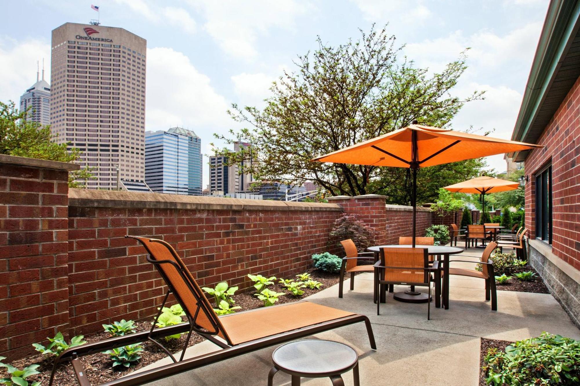 Courtyard At The Capitol Hotel 3*