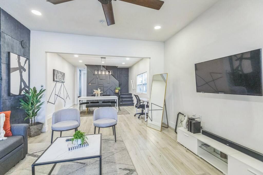 Amazing New Minutes To Downtown & Stadium! Apartment Indianapolis