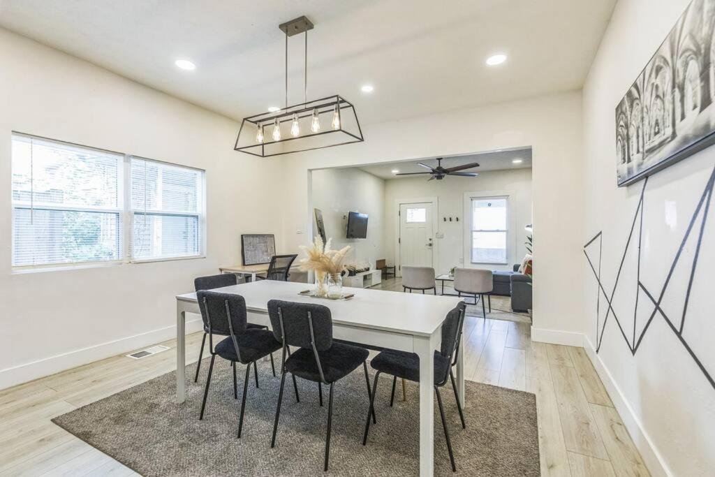 Apartment Amazing New Minutes To Downtown & Stadium!