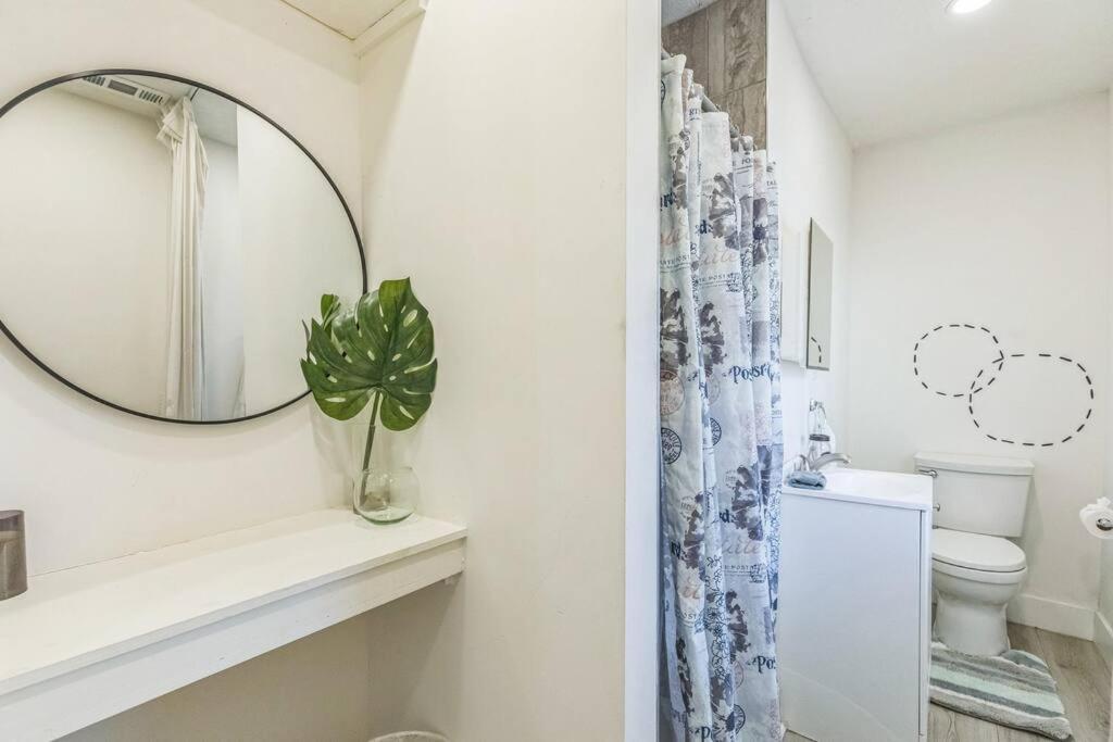 Amazing New Minutes To Downtown & Stadium! Apartment *
