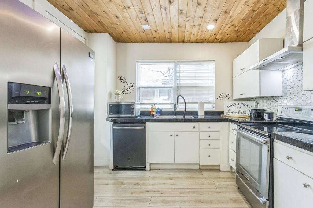 Apartment Amazing New Minutes To Downtown & Stadium! Indianapolis