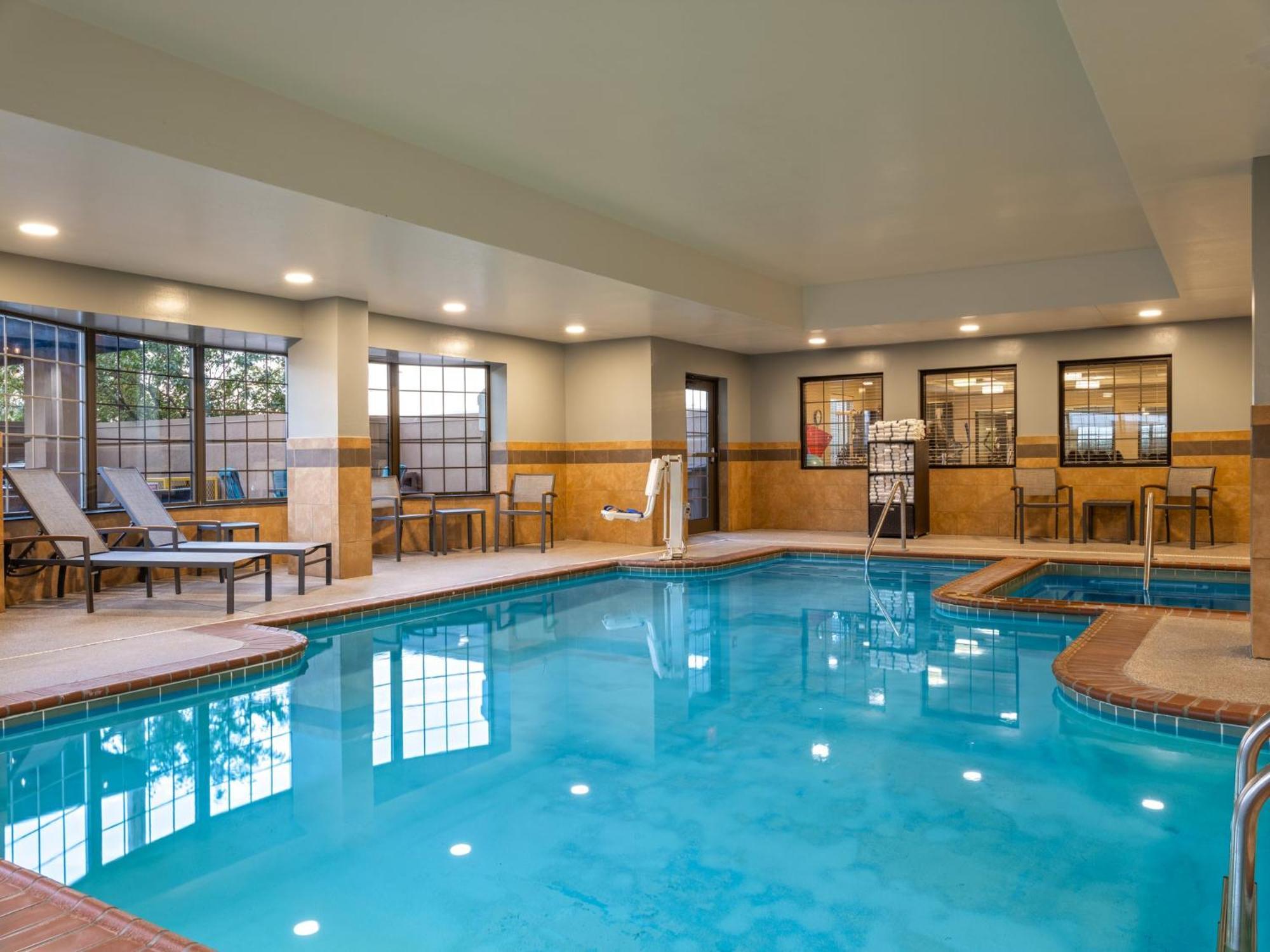 Staybridge Downtown-convention Center By Ihg Hotel Indianapolis