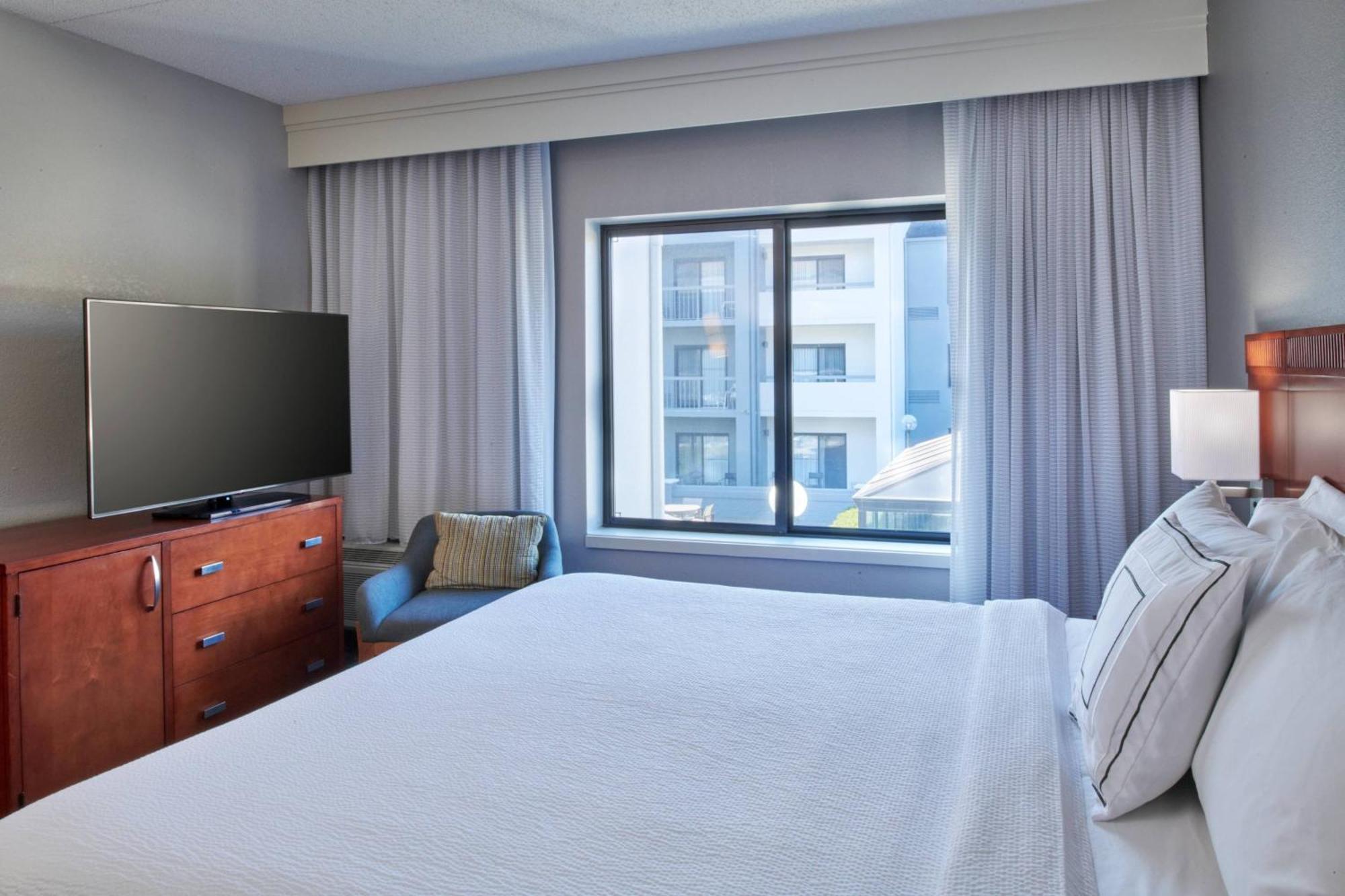 Courtyard By Marriott Castleton Indianapolis