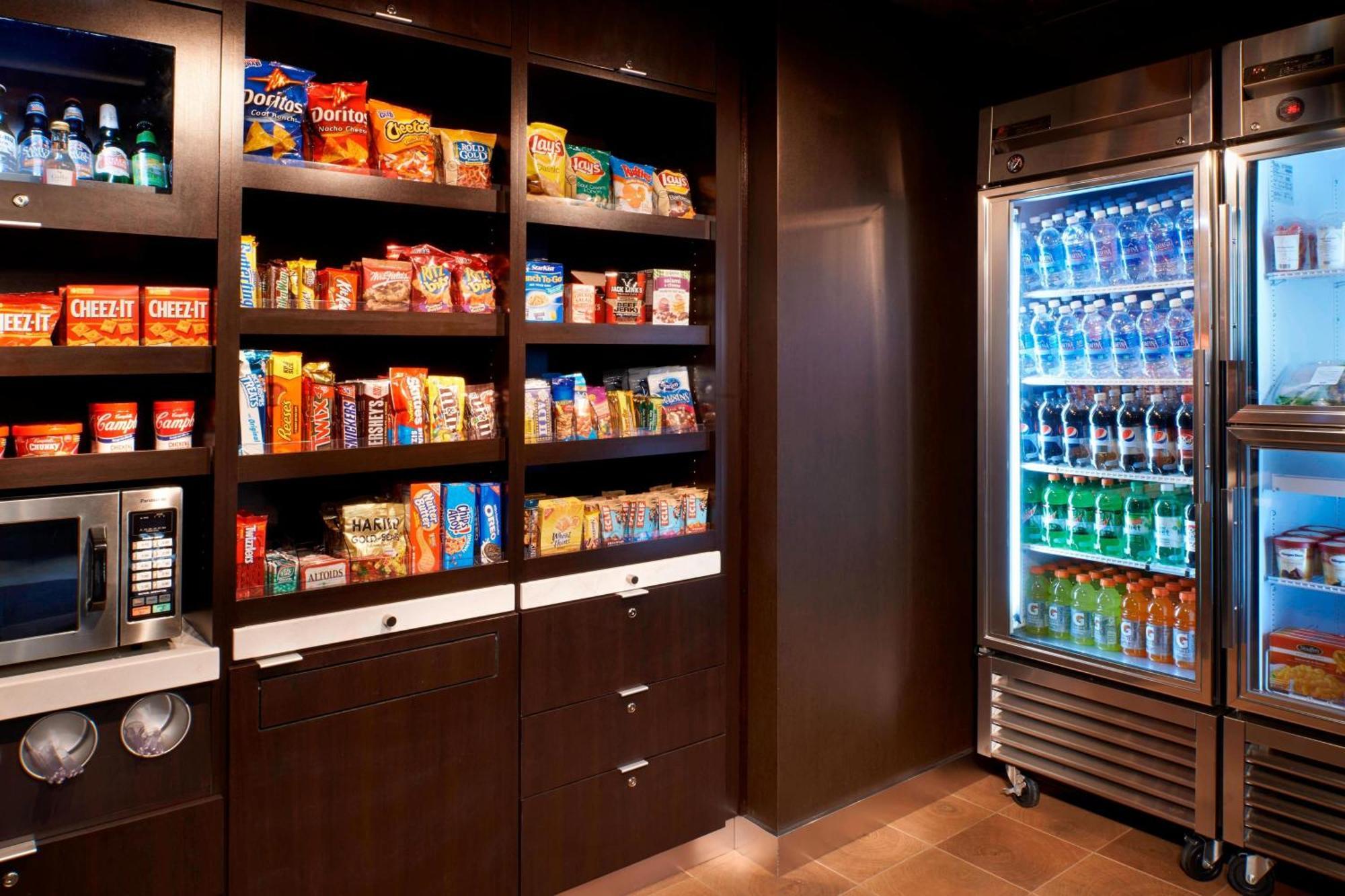 Courtyard By Marriott Castleton Hotel Indianapolis