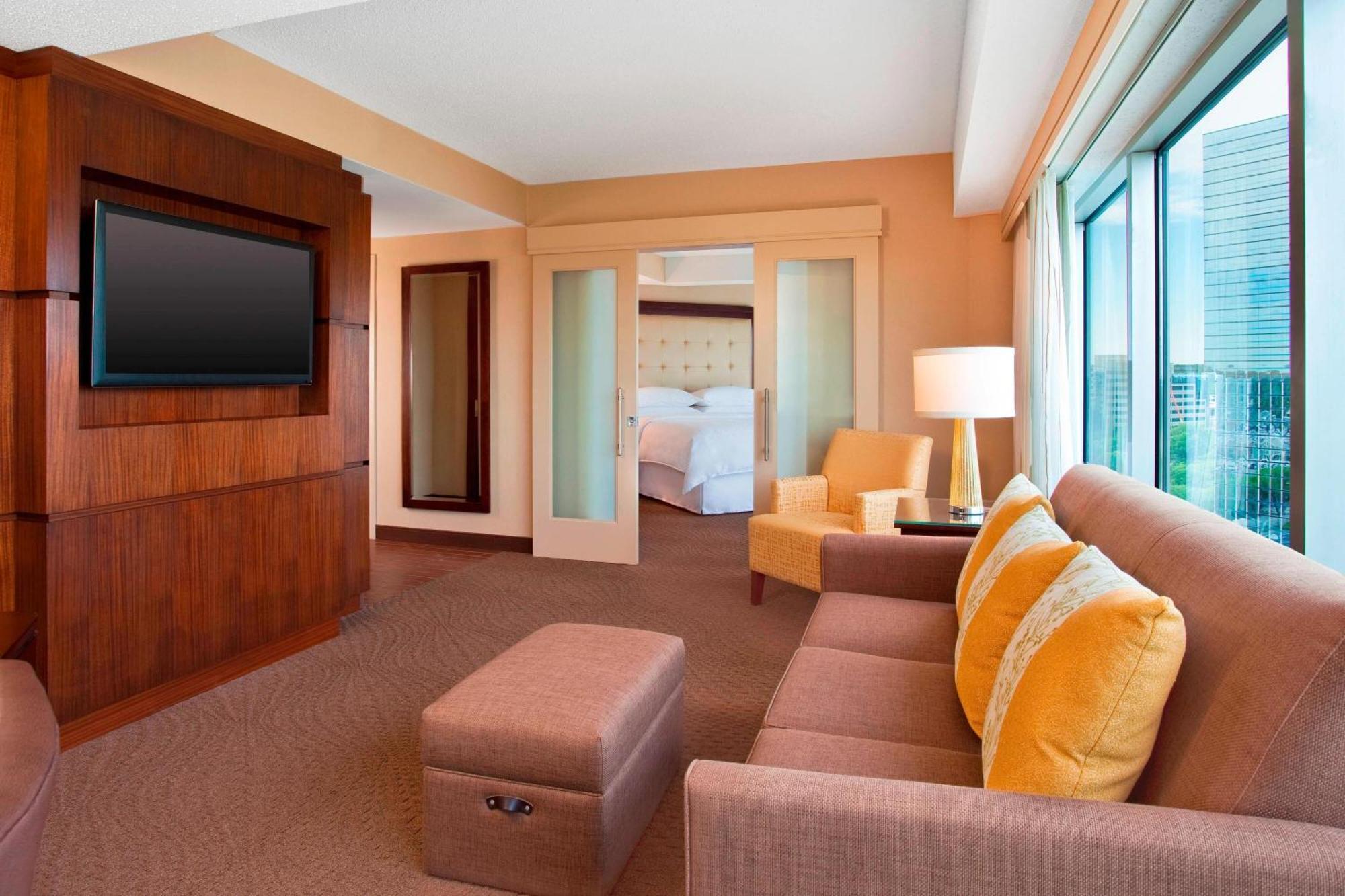 Sheraton At Keystone Crossing 3*