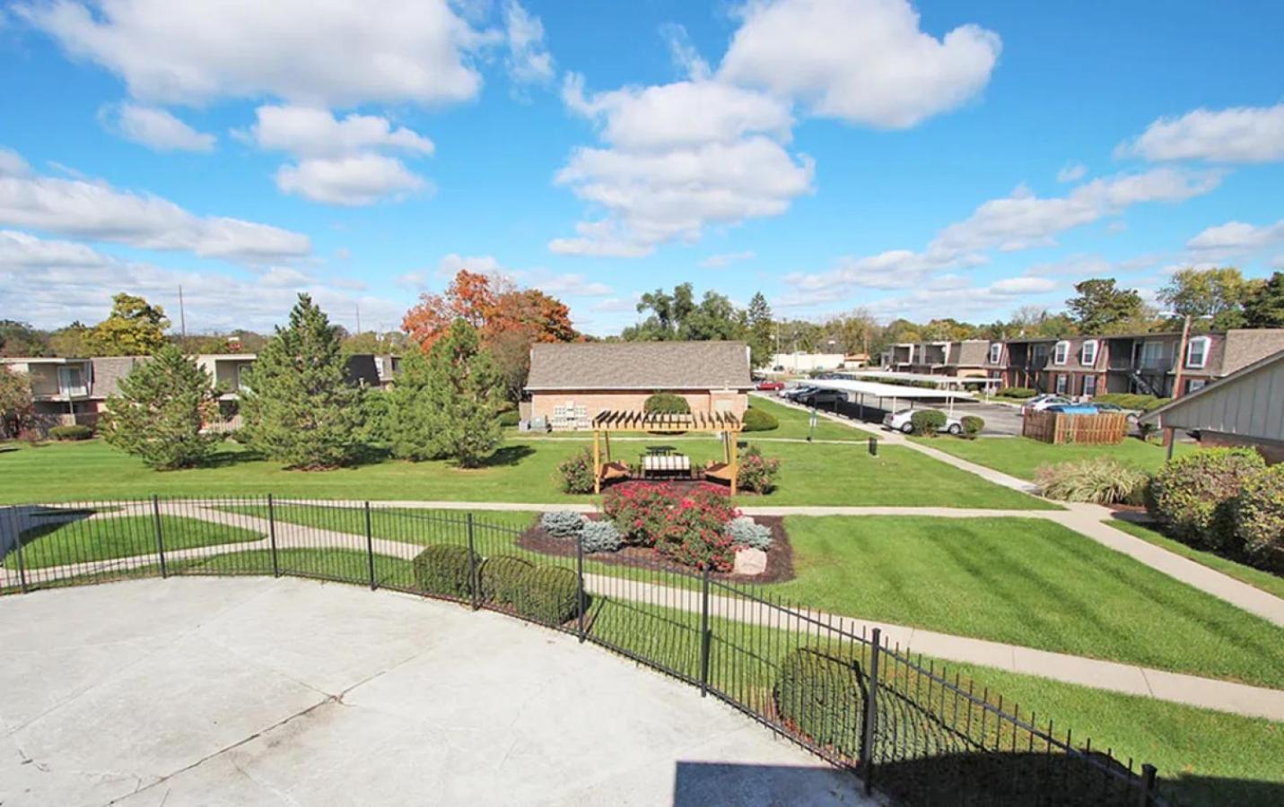 Landing At A62 - 1 Bedroom In Allisonville Apartment