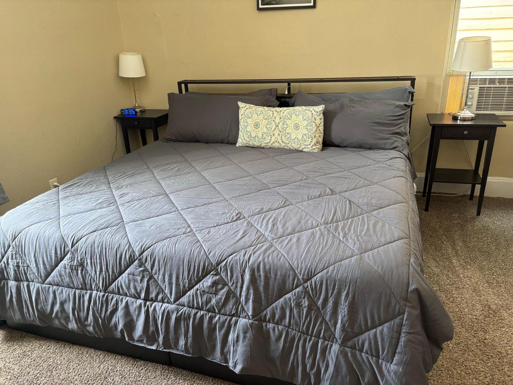 Mins To Mass Ave -workspace, Smart Tv & Ac *