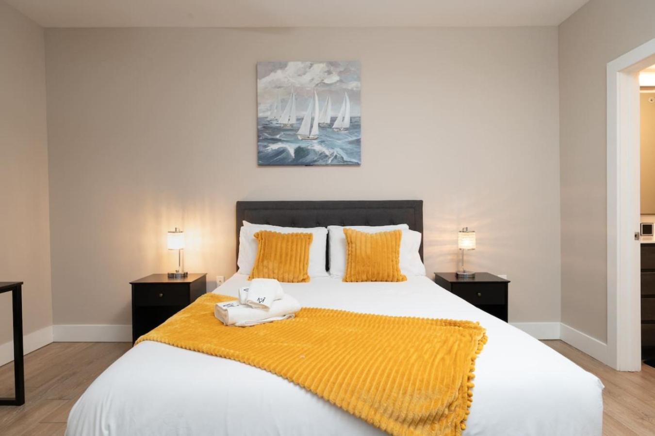 Indy 2br Gem Heart Of Downtown