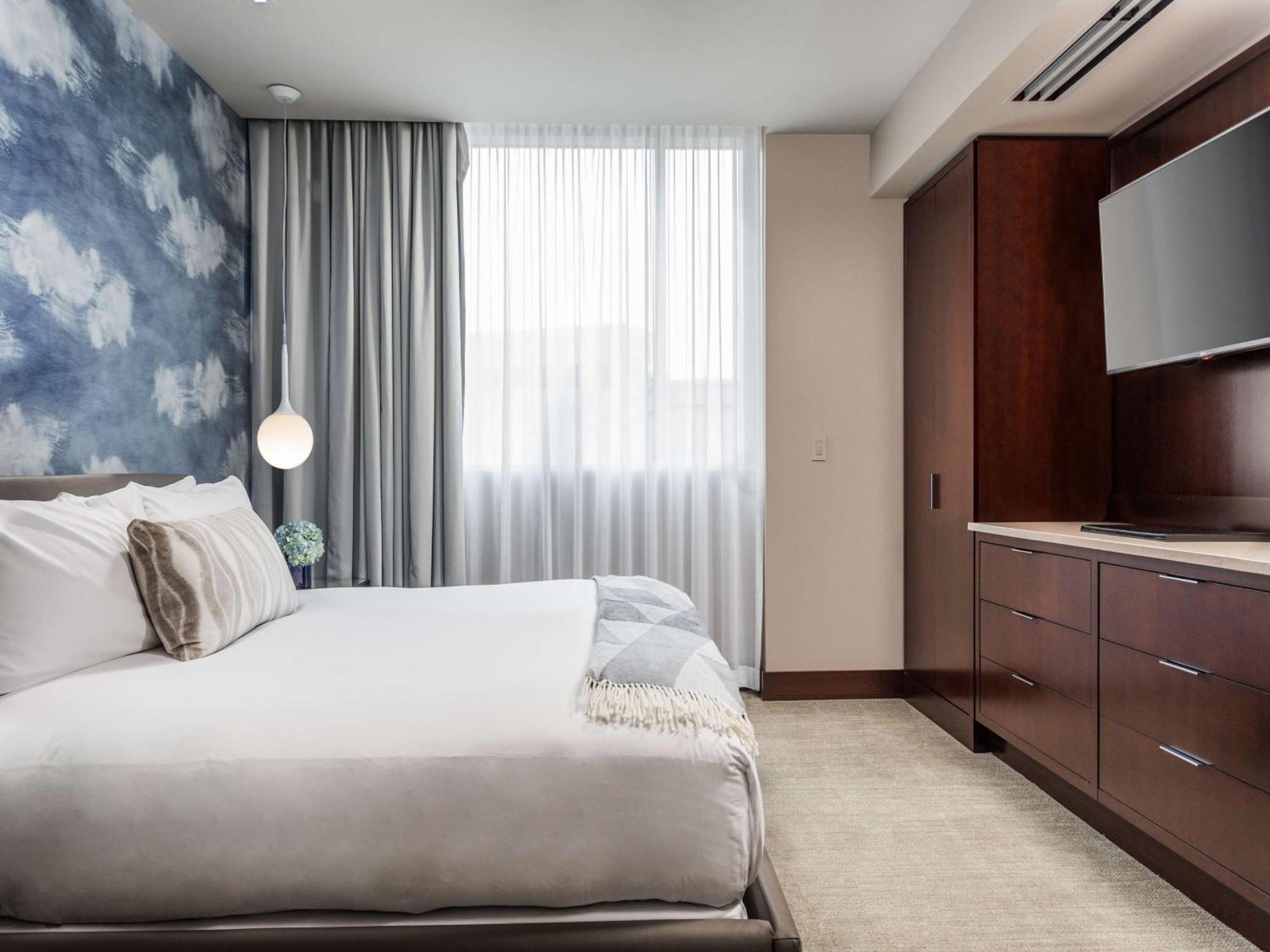 Conrad 5*