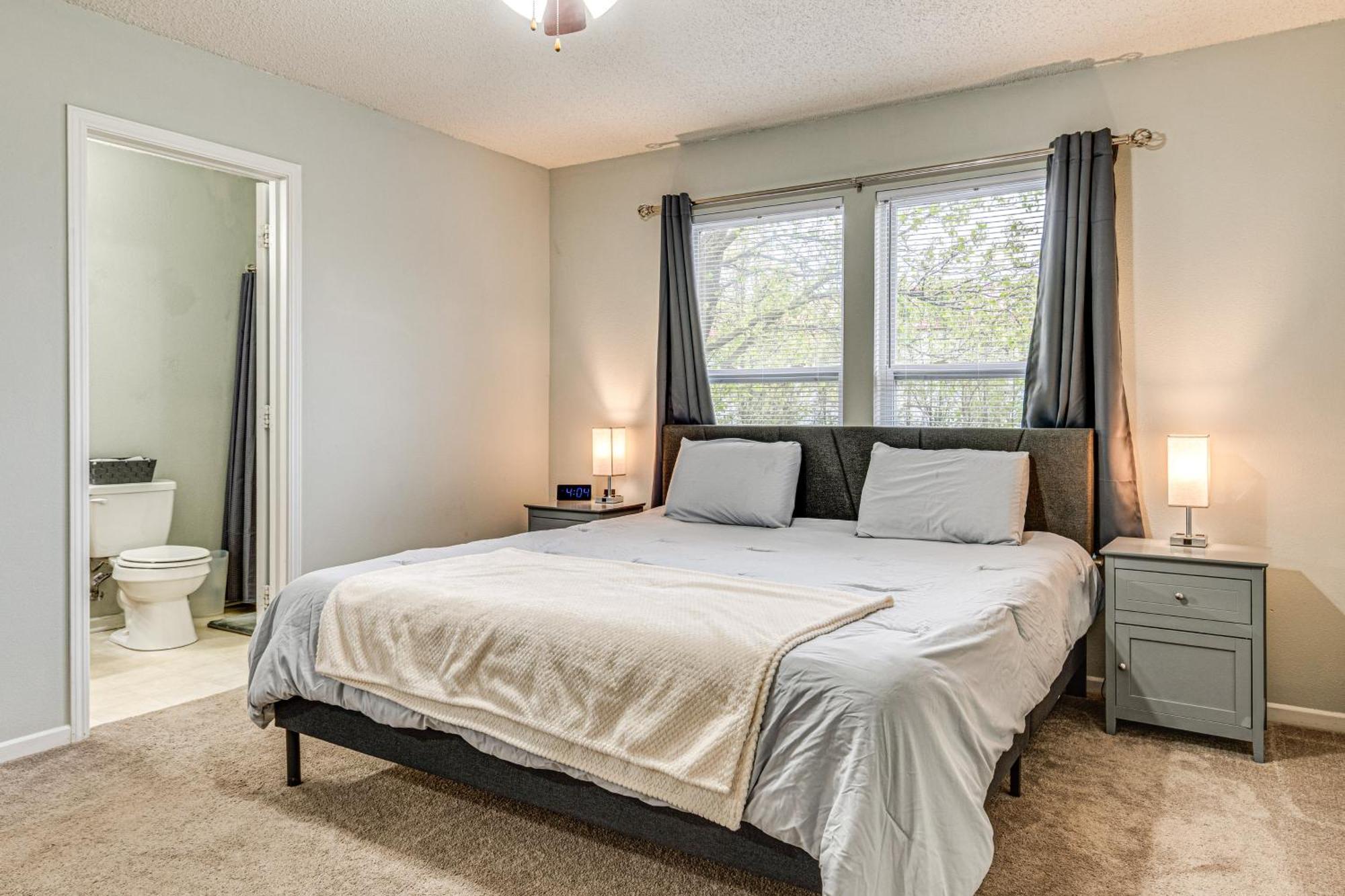 Indy Delight Charming House About 10 Mi To Downtown! Holiday home Indianapolis