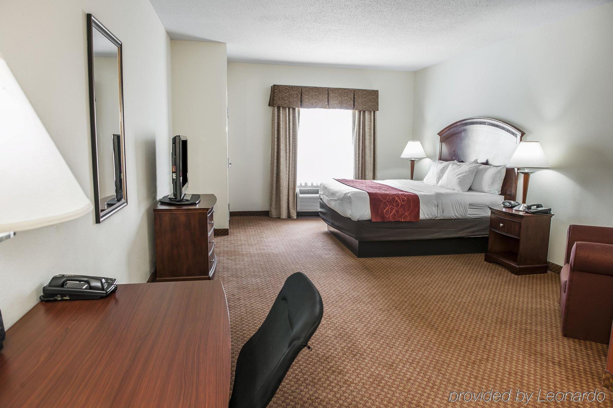 Hotel Comfort Near Airport