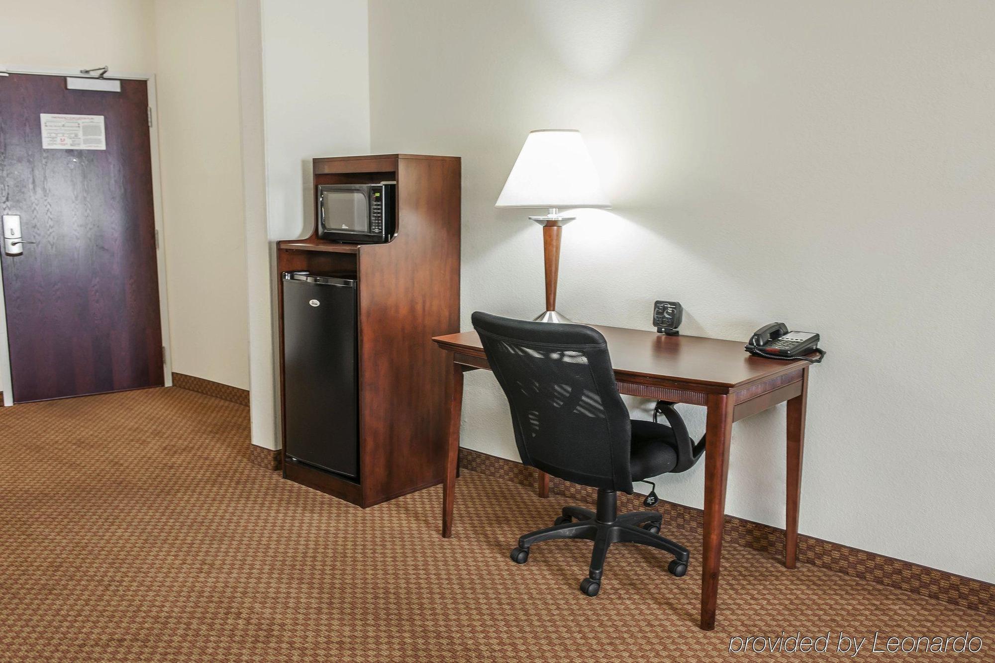 Hotel Comfort Near Airport Indianapolis