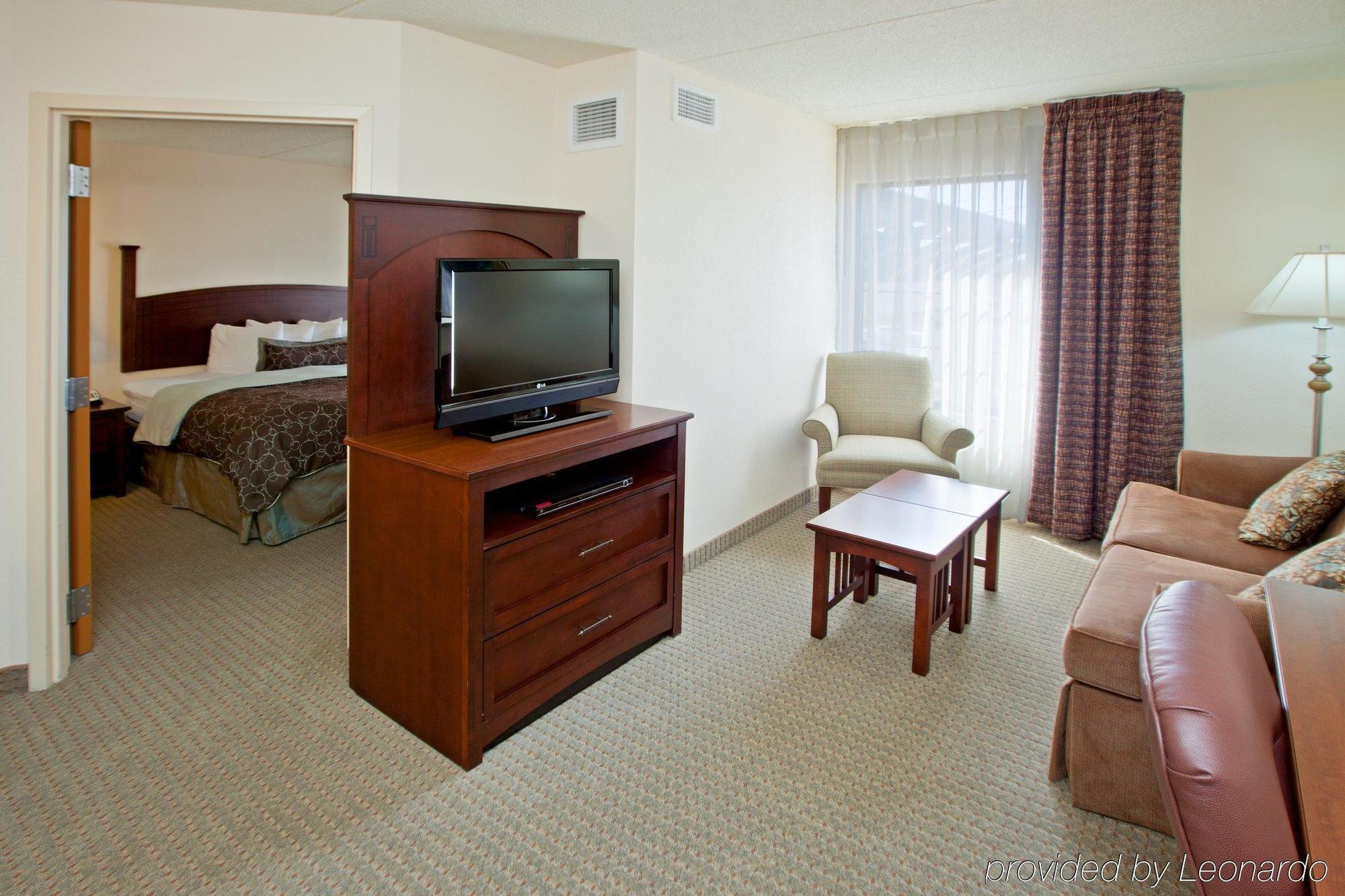 Staybridge Downtown-convention Center By Ihg Hotel 3*