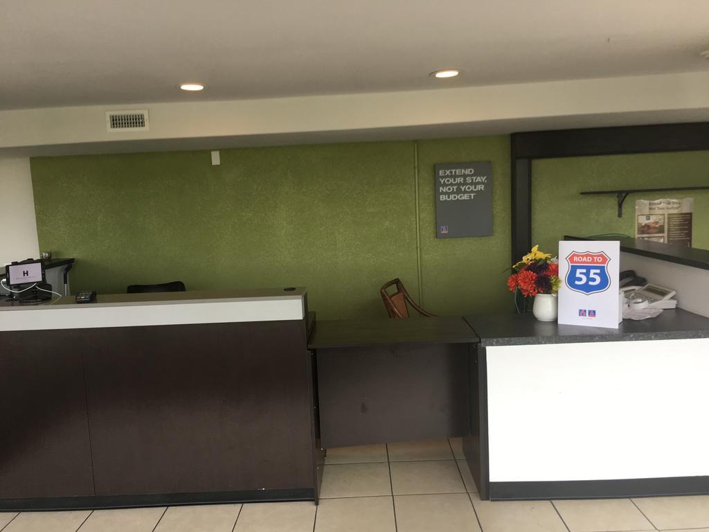 Hotel 6-indianapolis, In 2*