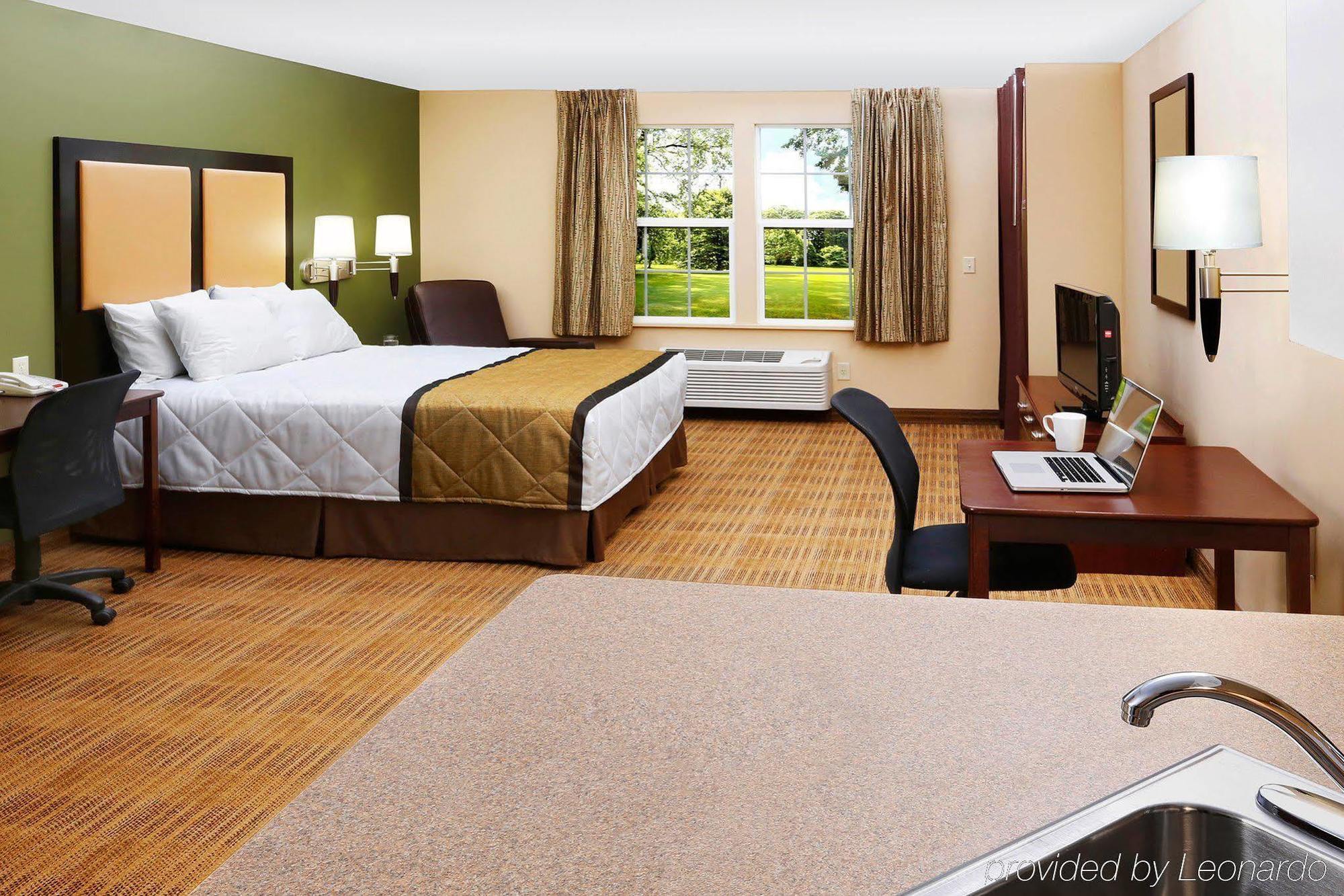 Extended America - - Airport Hotel