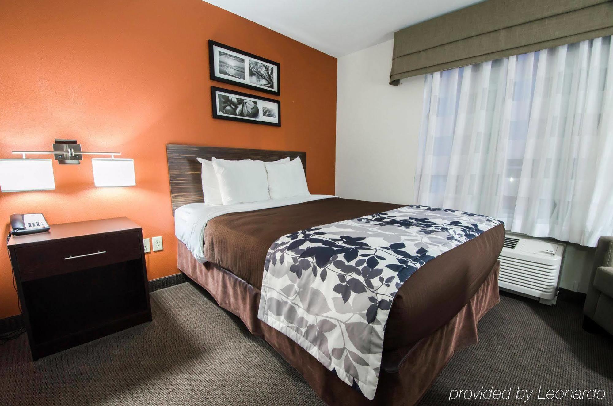 Hotel Sleep & And Conference Center Downtown 3*
