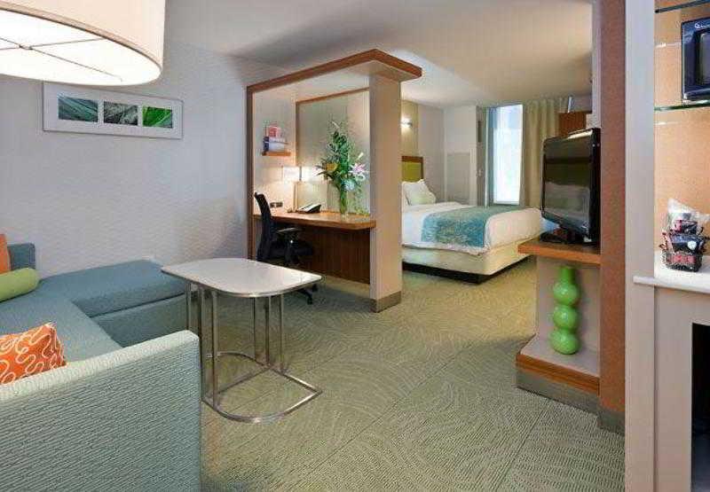Springhill Downtown Hotel