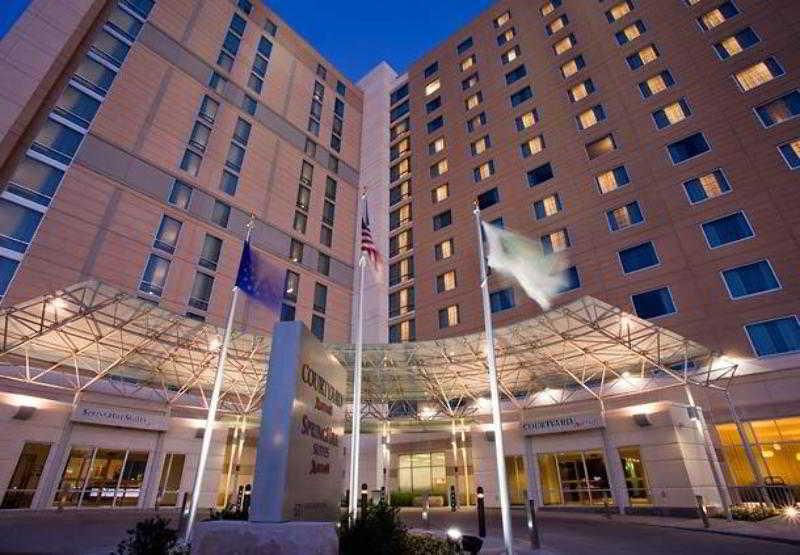 Springhill Downtown 3*