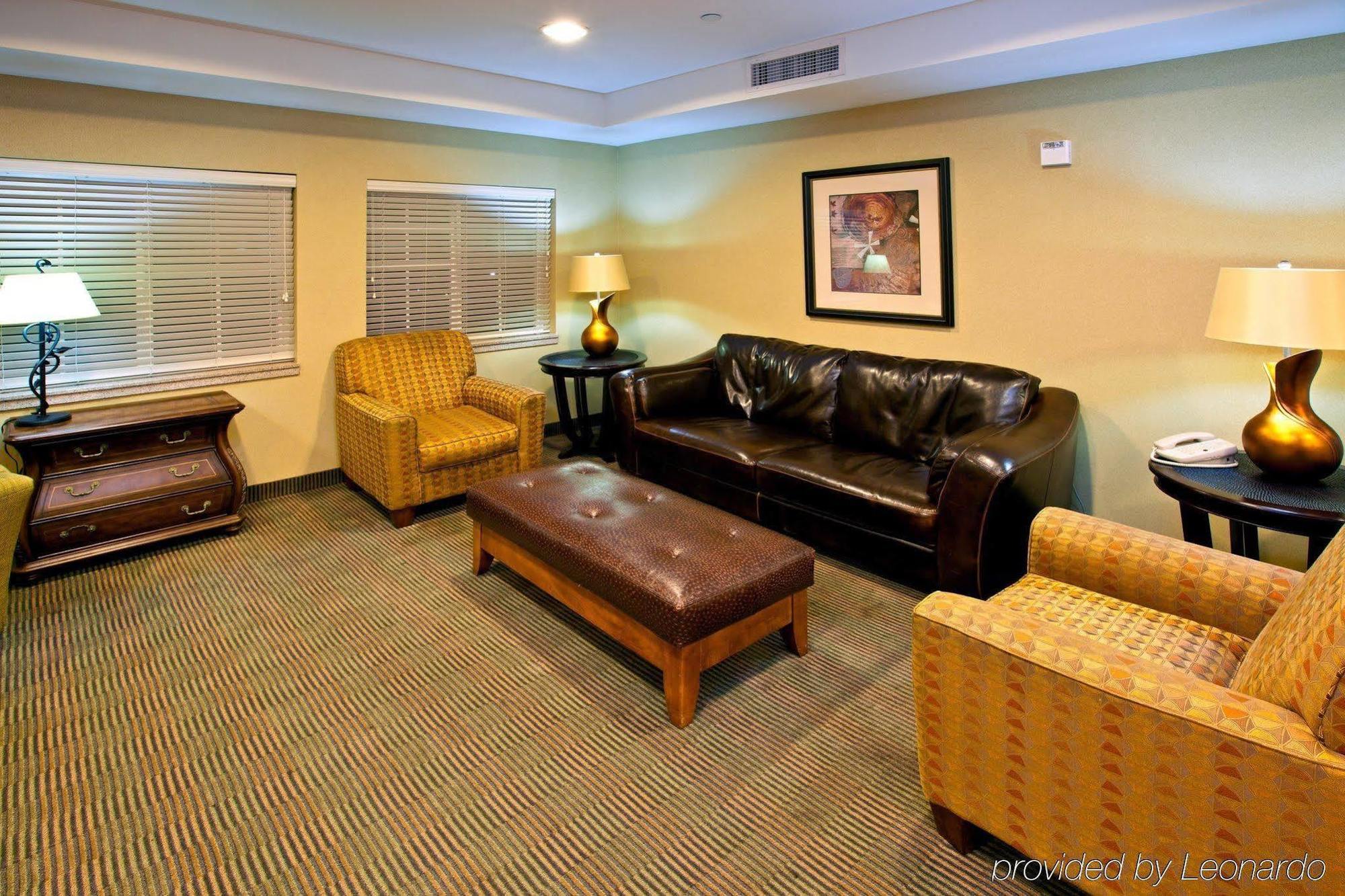 Candlewood Airport By Ihg Hotel Indianapolis